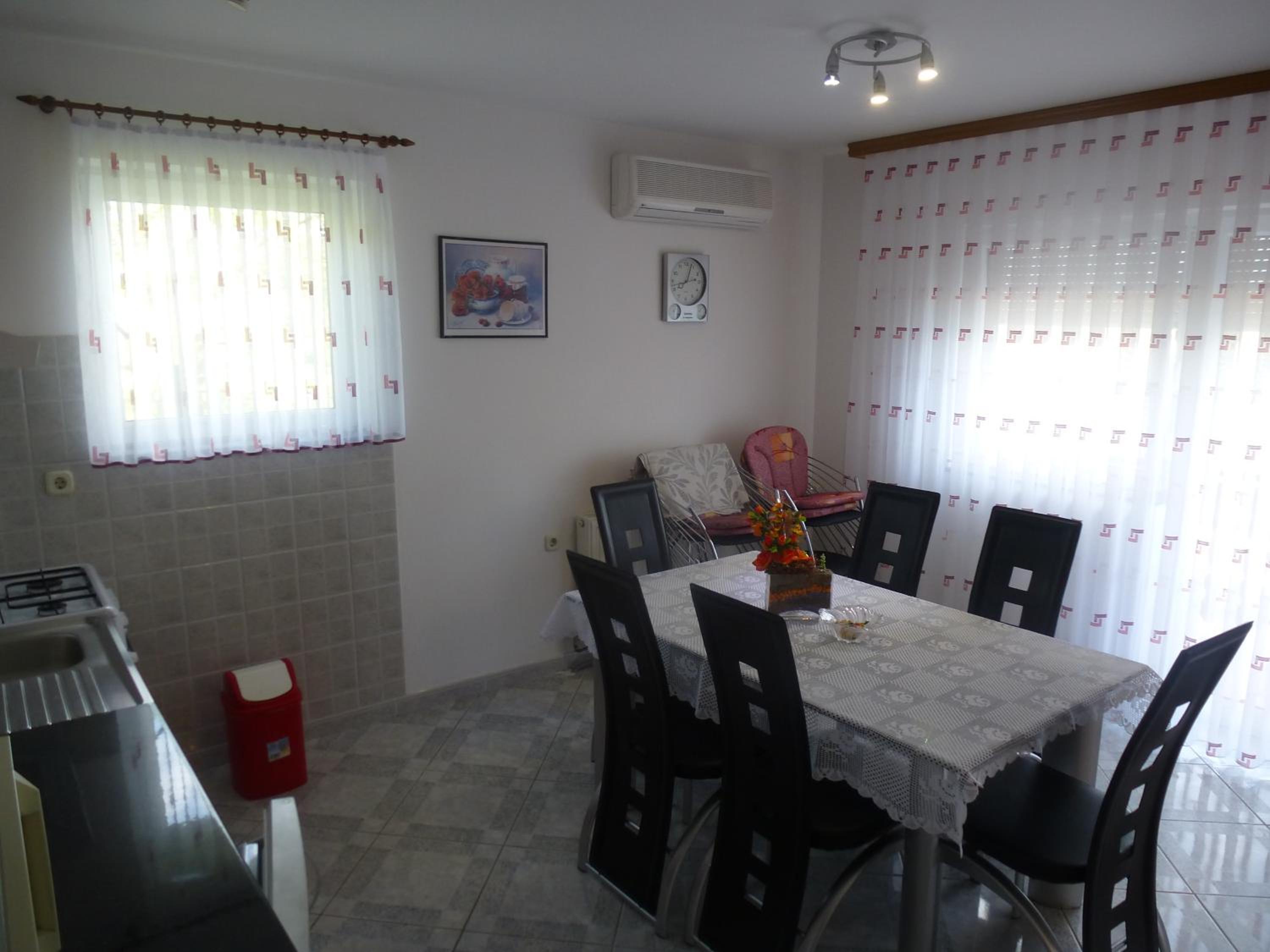 Apartments Miše