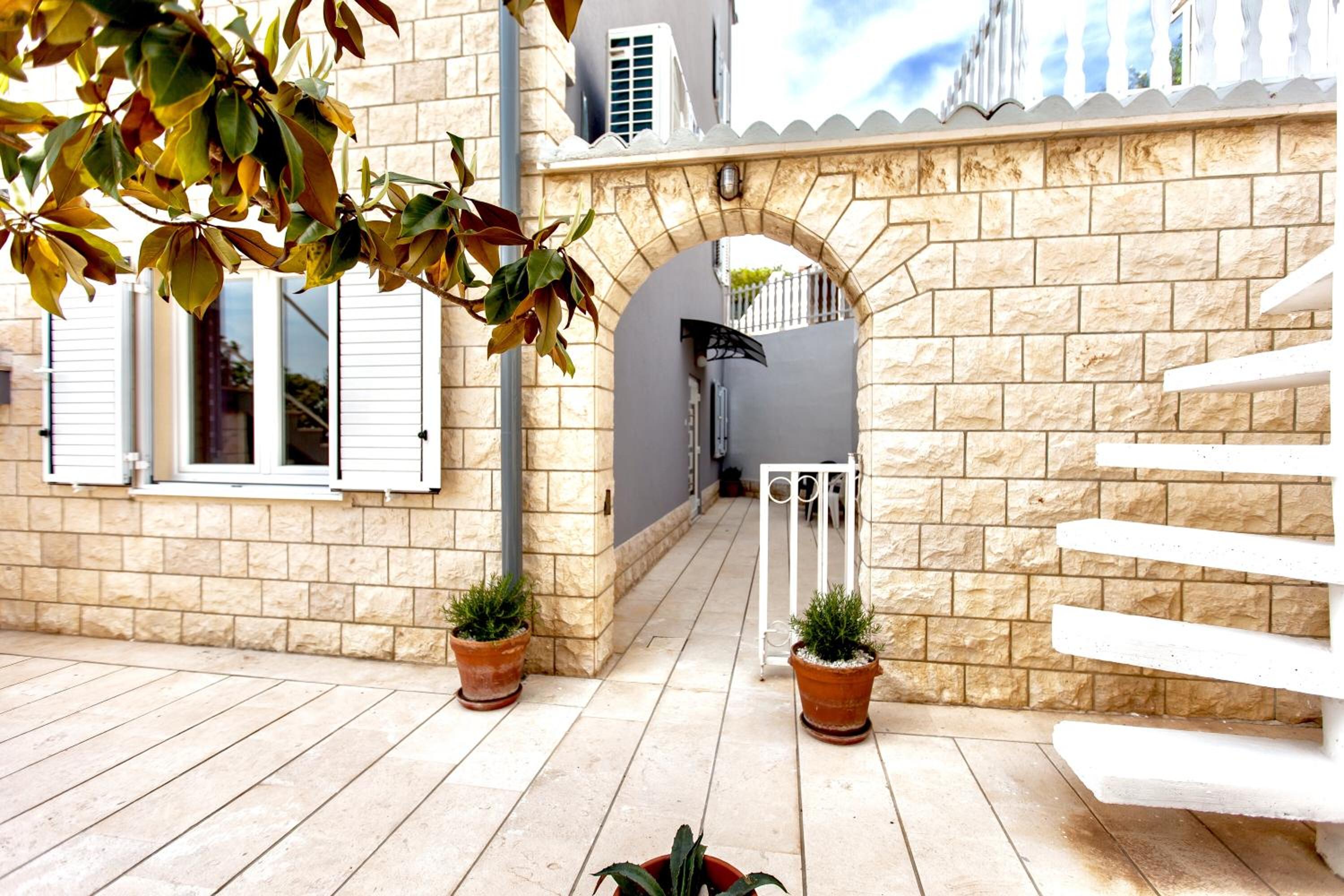 Photo 28
