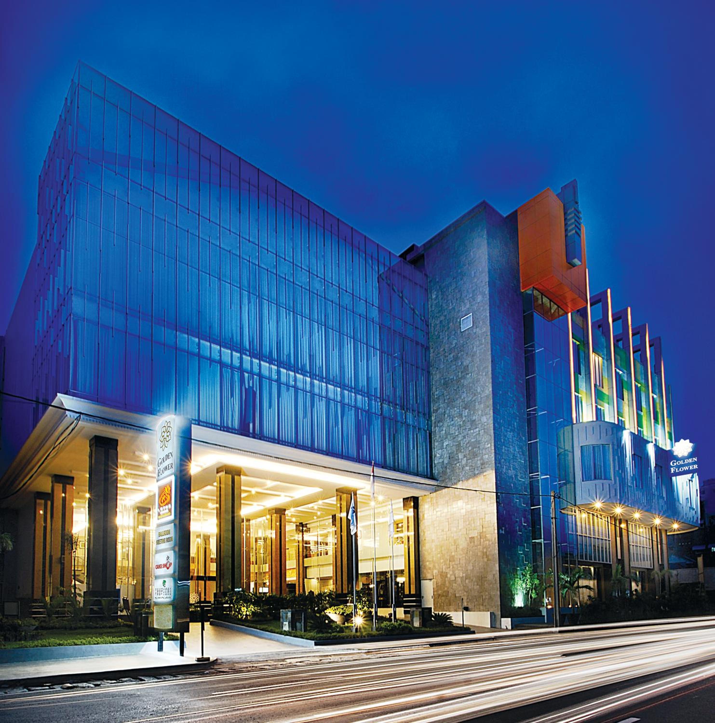 Hotel Golden Flower by KAGUM Hotels - Image 1