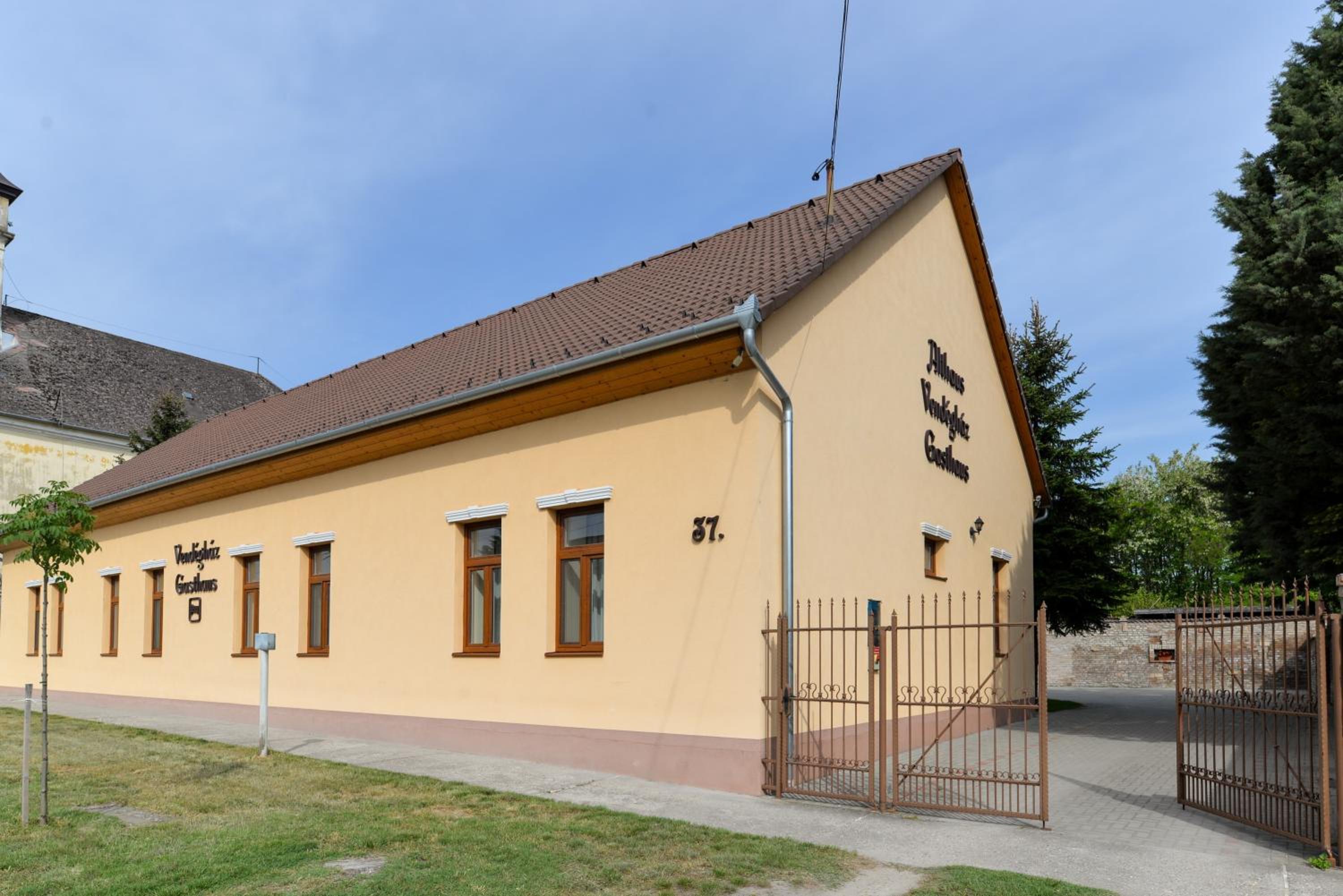 Photo 28
