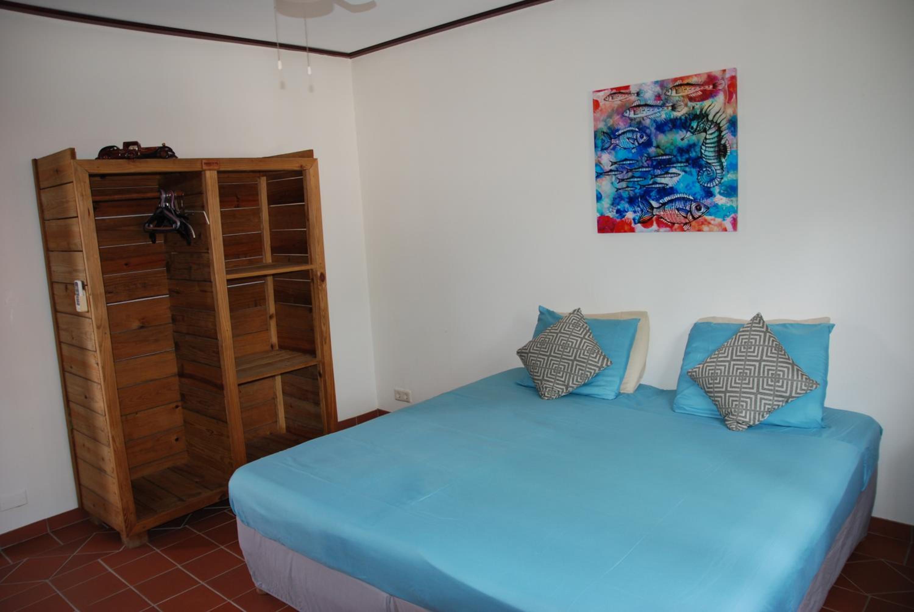 Mirador Apartments