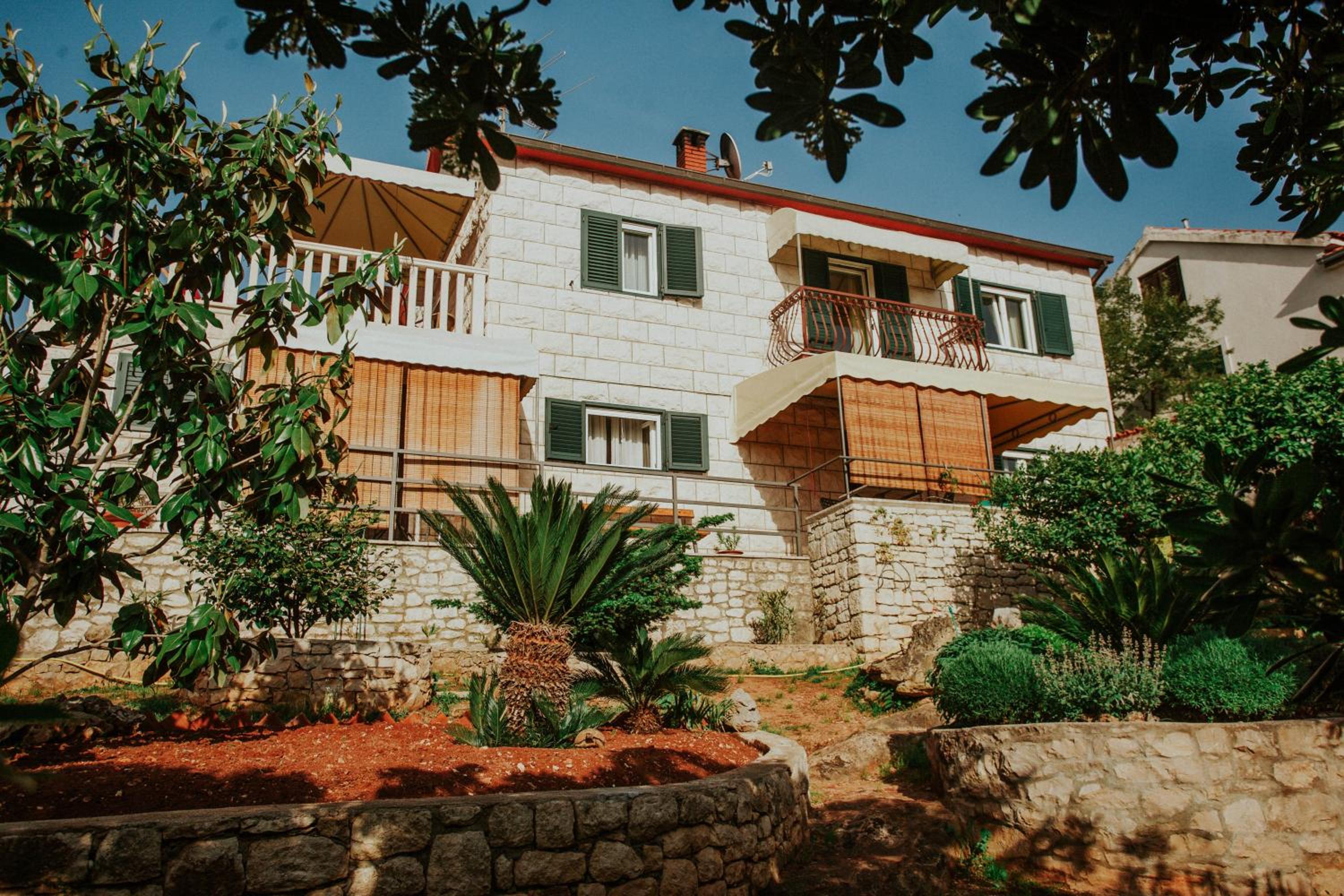 Apartments Doulos