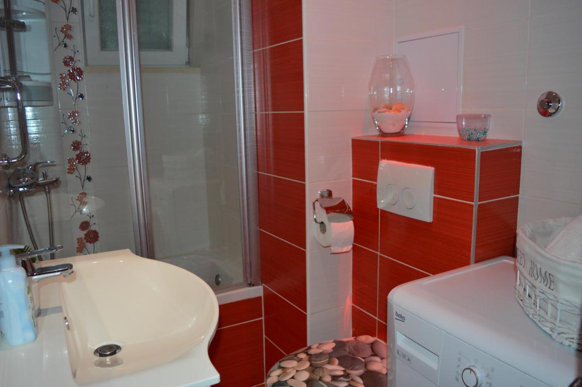 Hotel Apartments Iva - Image 1