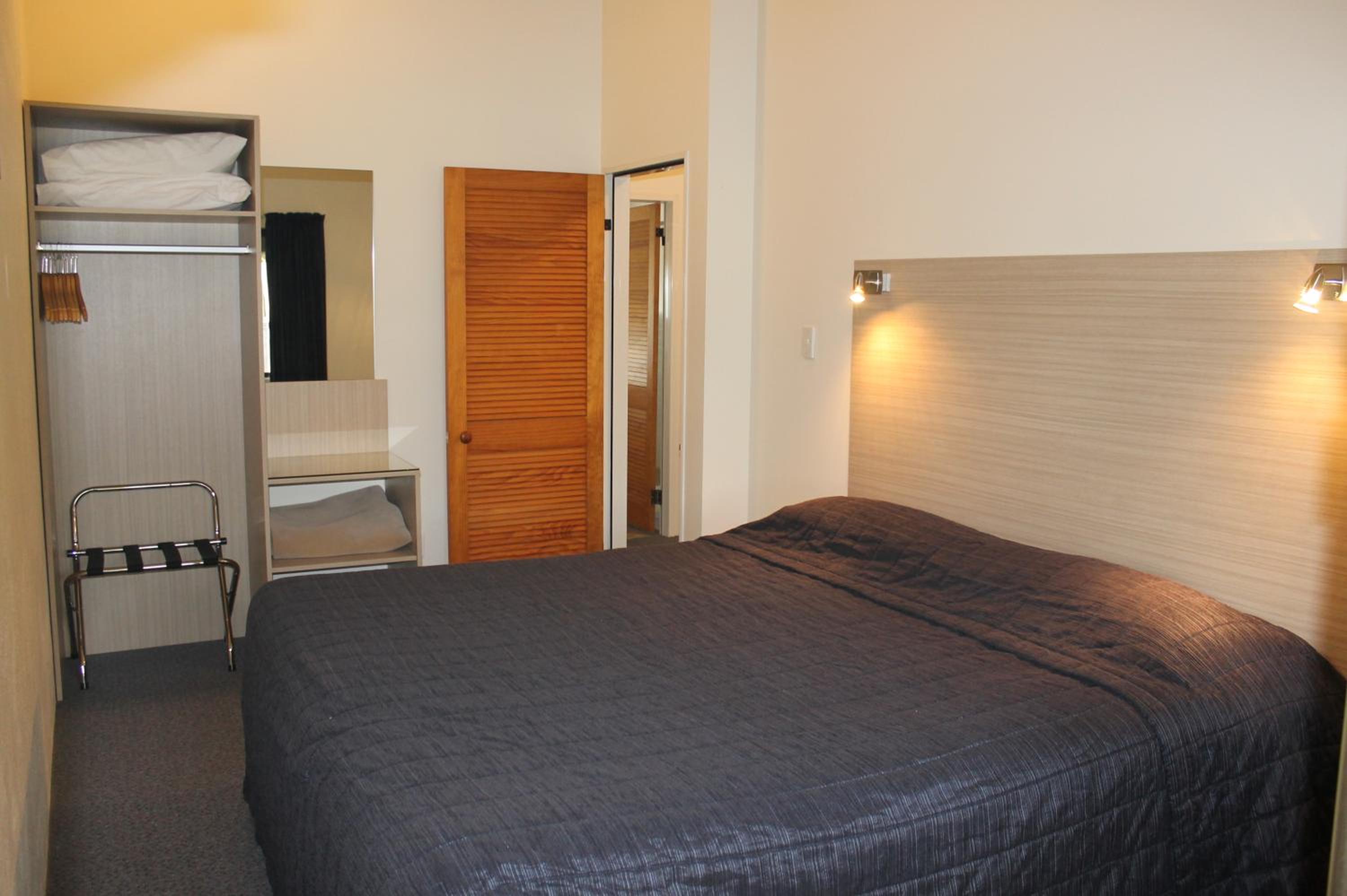 Captains Quarters Motor Inn