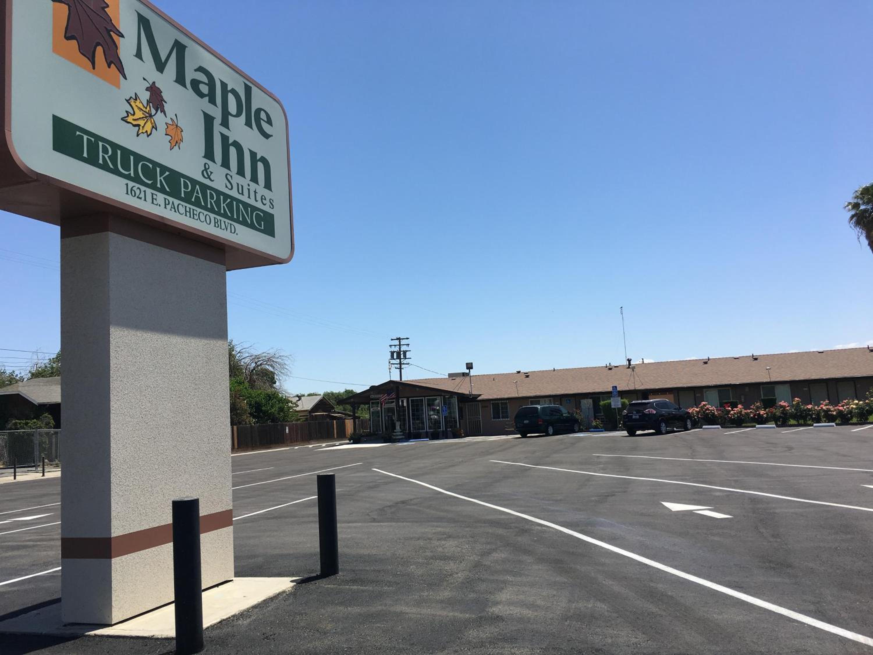 Maple Inn and Suites Los Banos view 4