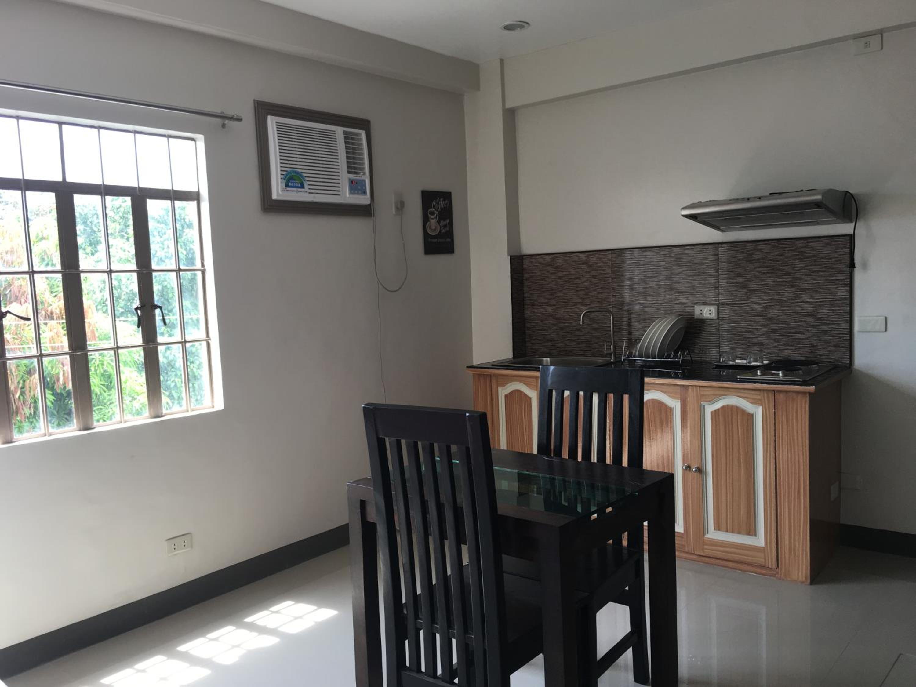 Beinte Singko de Marso Apartments