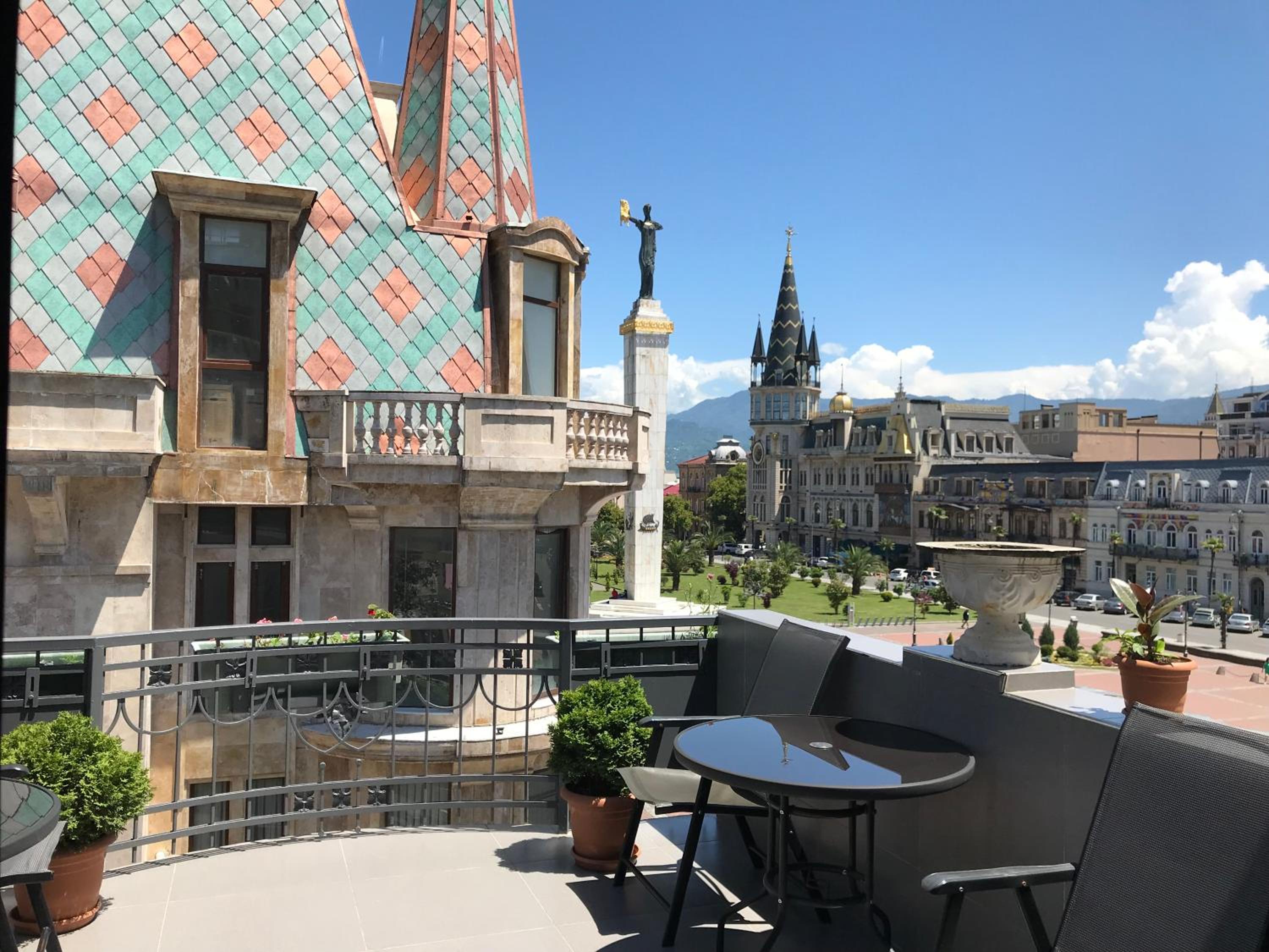 Cozy Studio on Europe Square view 2