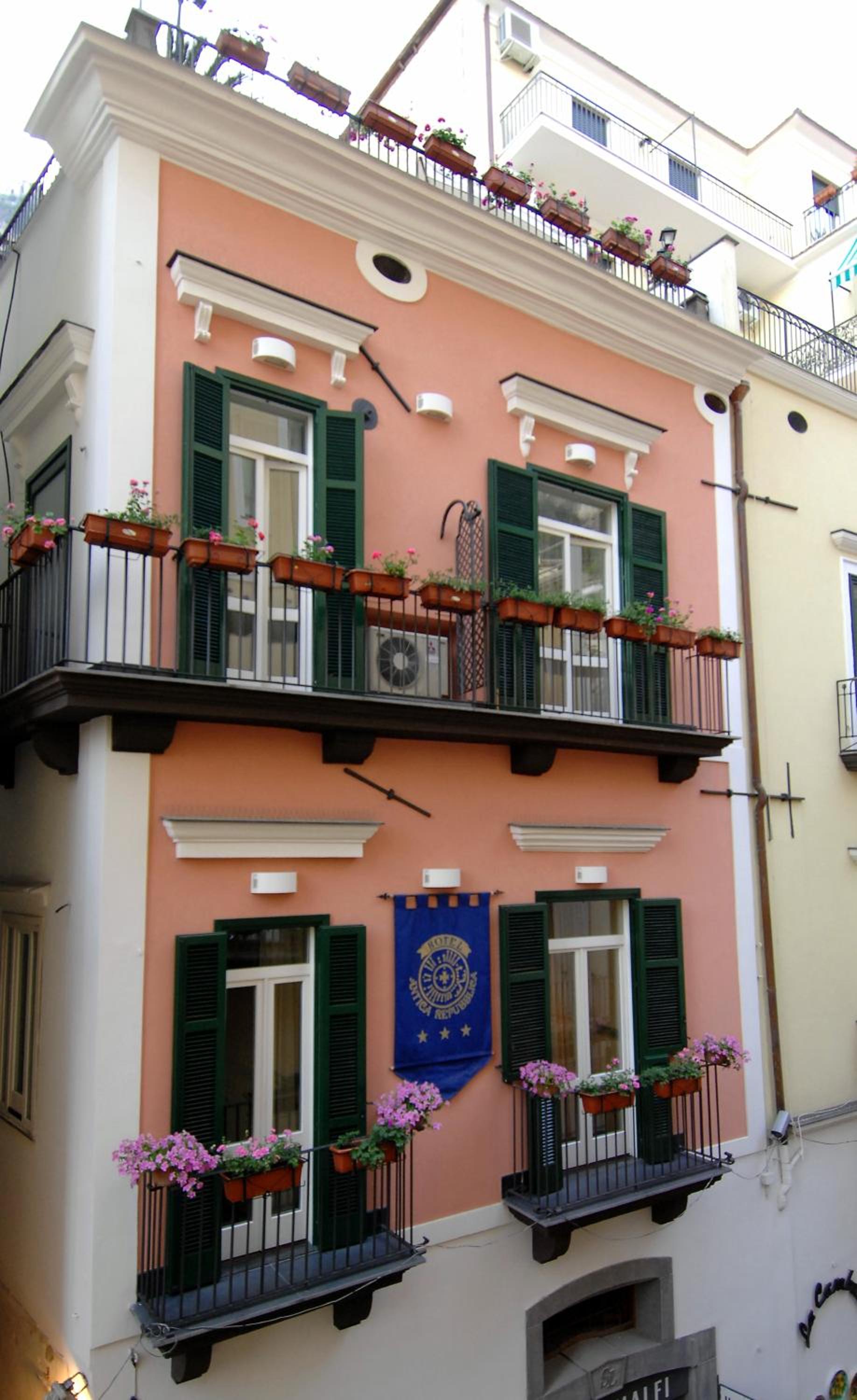 Hotel Antica Repubblica in Amalfi center at 100mt from the sea - Image 1