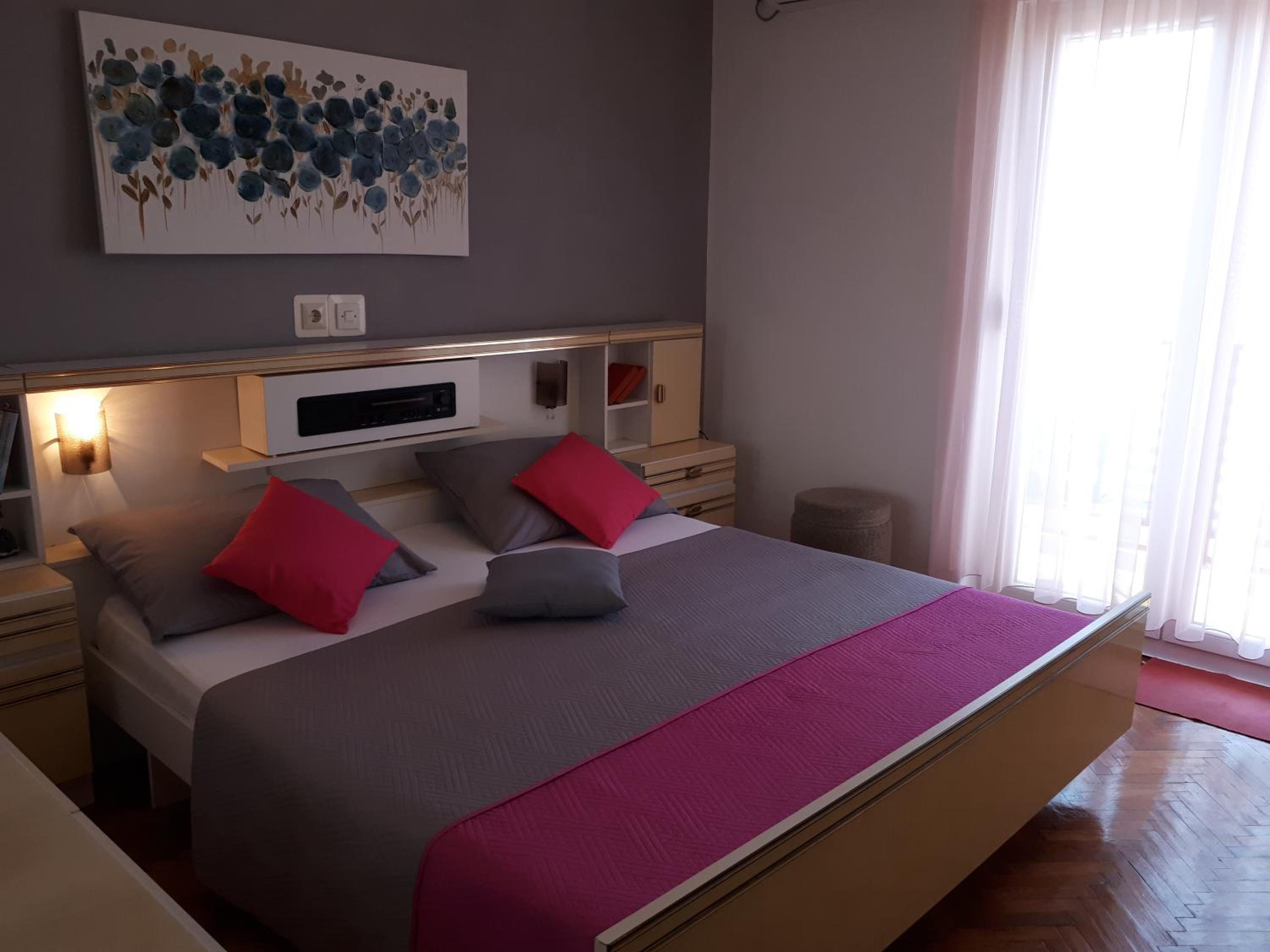 Apartments Ema