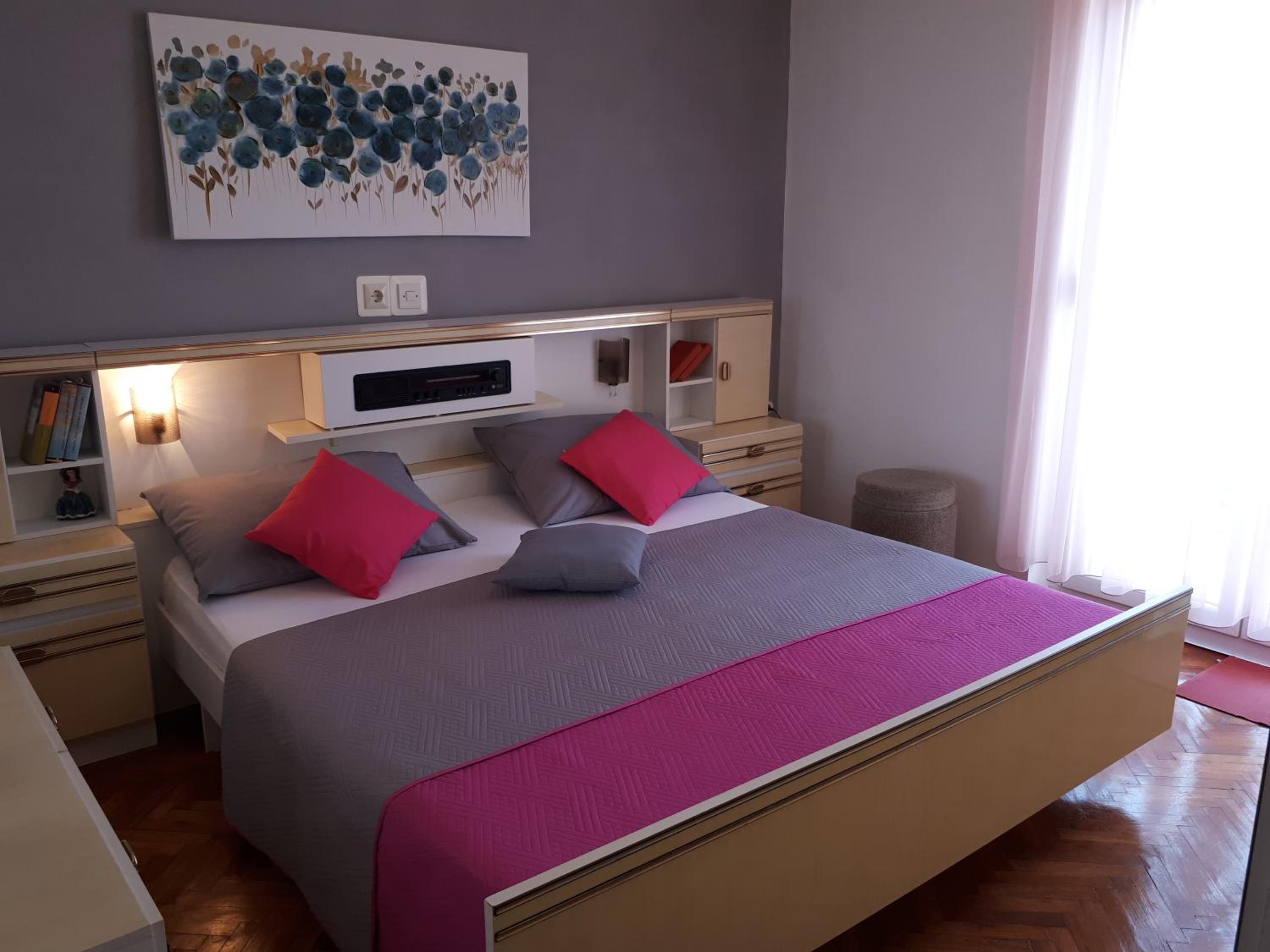 Apartments Ema