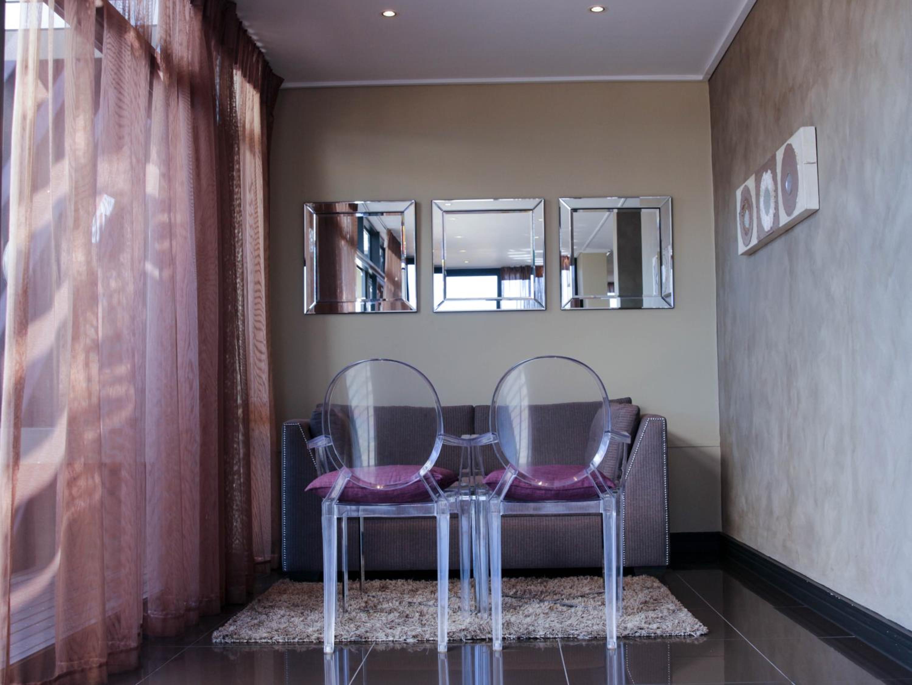 Manhattan Luxe Suite at Canal Walk