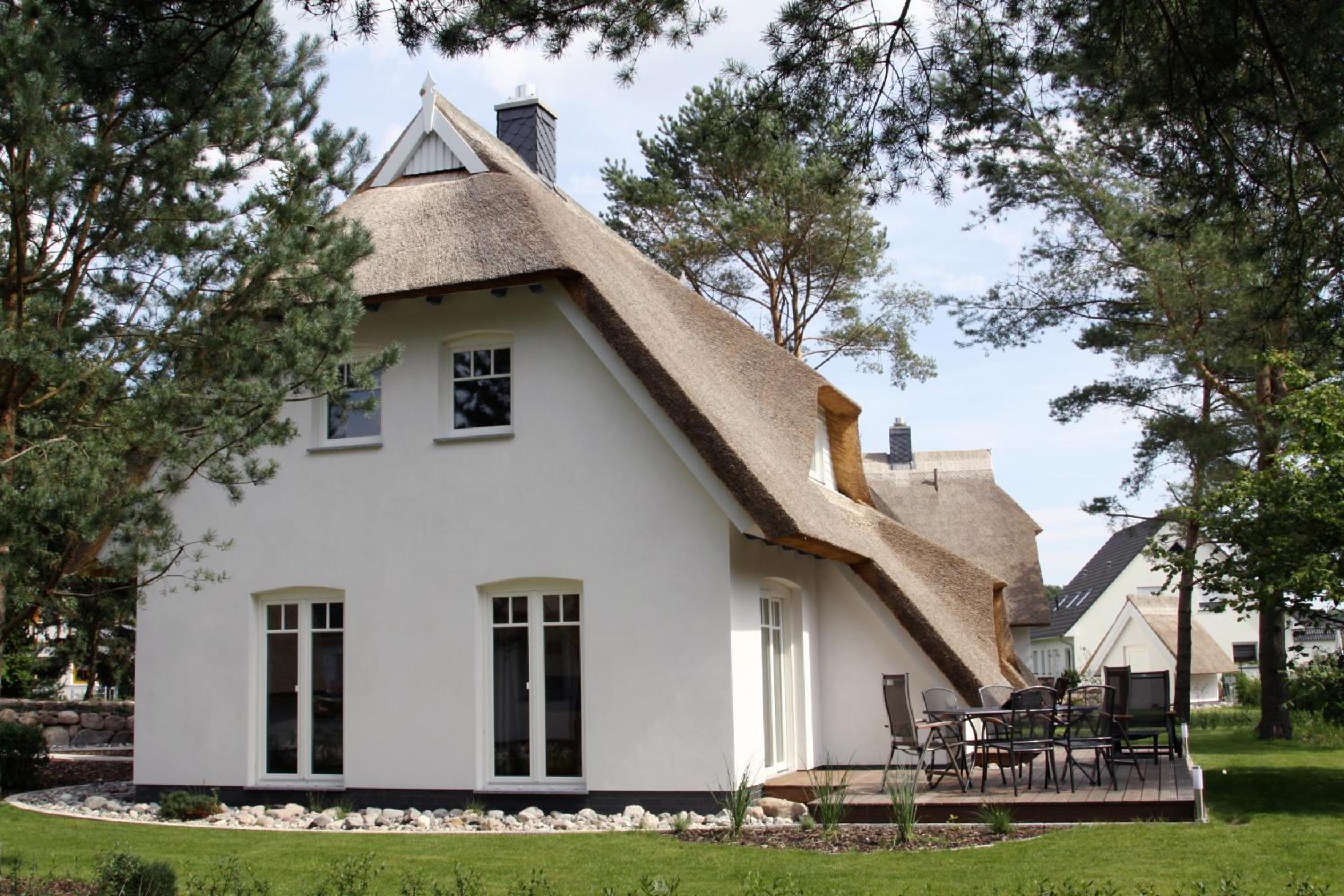 Ferienhaus Rubin mit Sauna und Kamin, Reetdachhaus am Walde