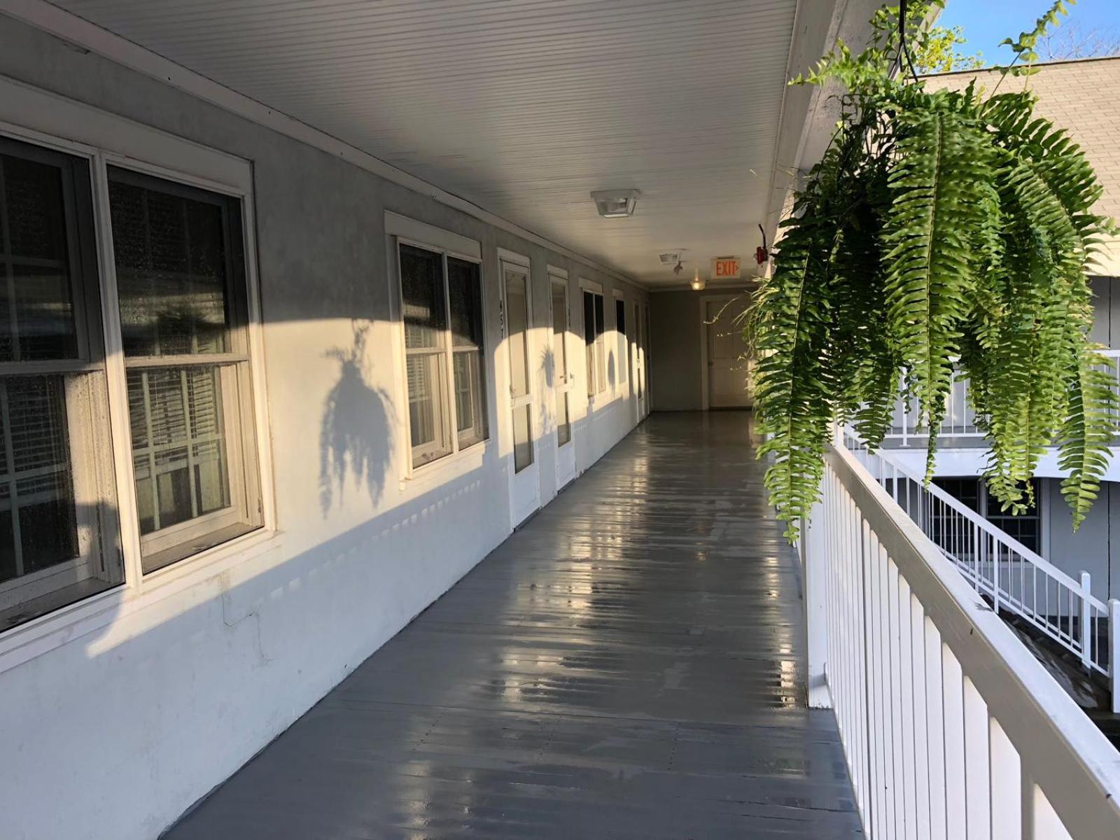 Hyannis Inn