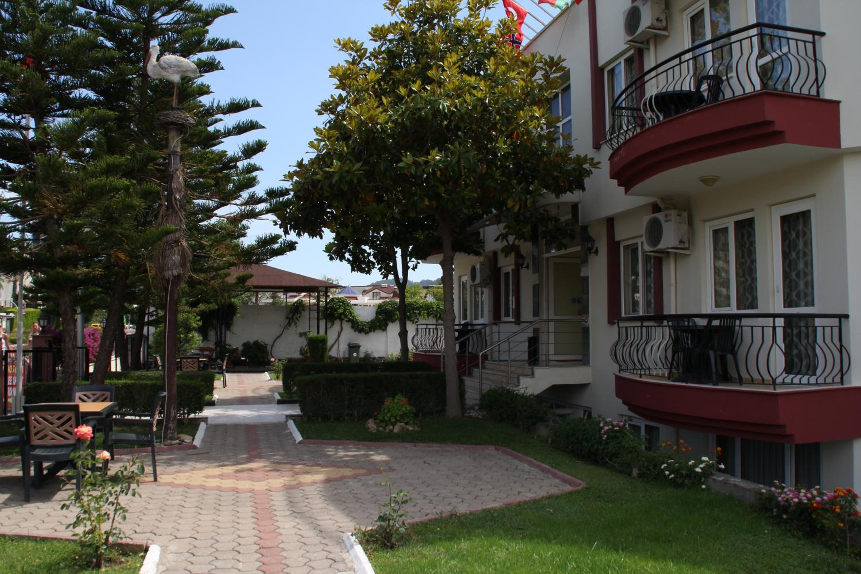 Minta Apart Hotel - Image 16
