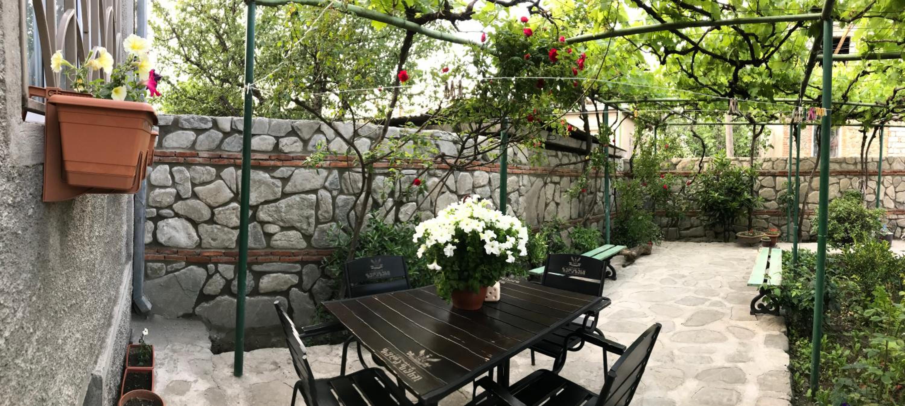 Mari Guest House
