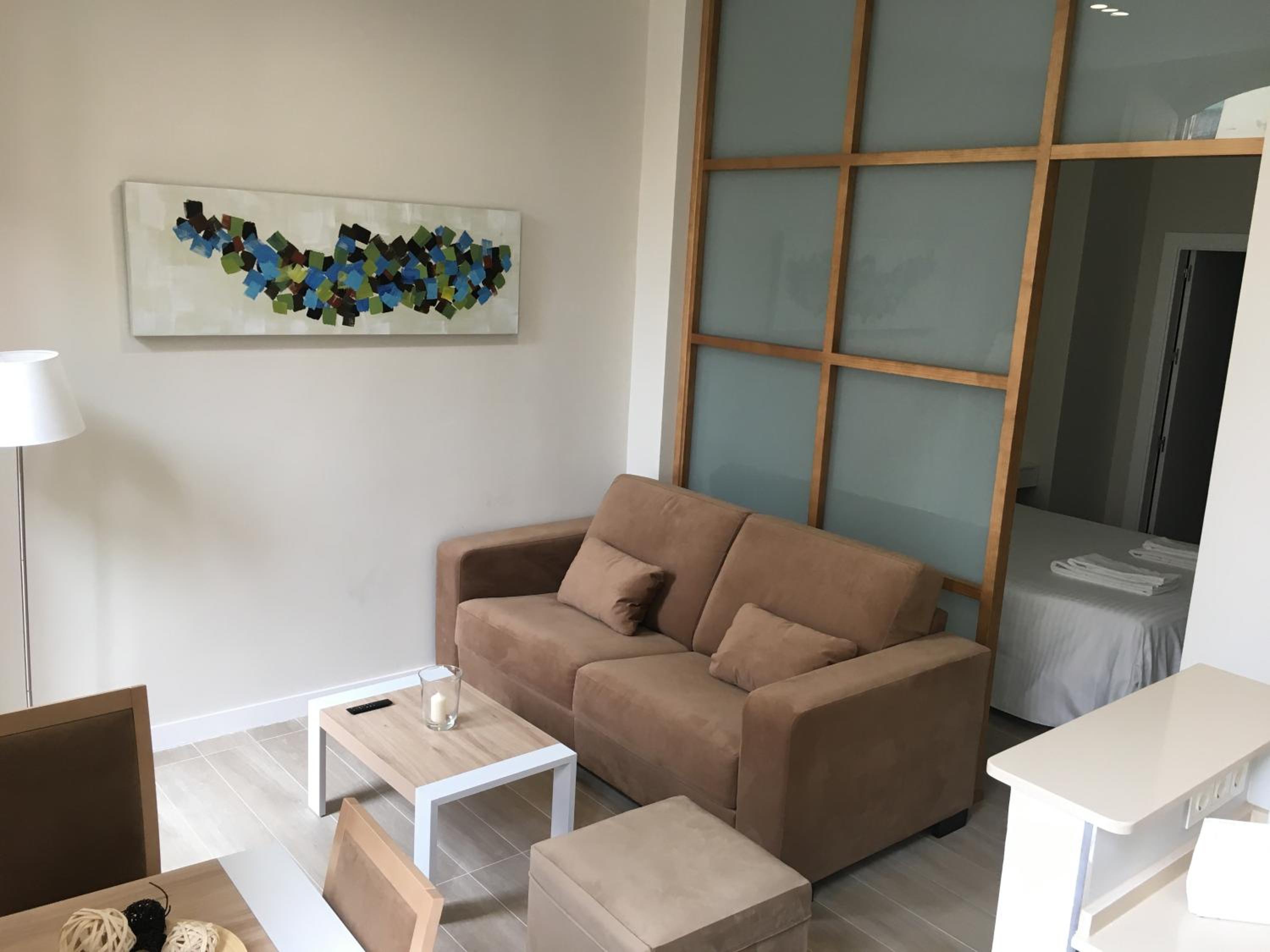 Apartamentos Pinar Málaga Centro - Carretería