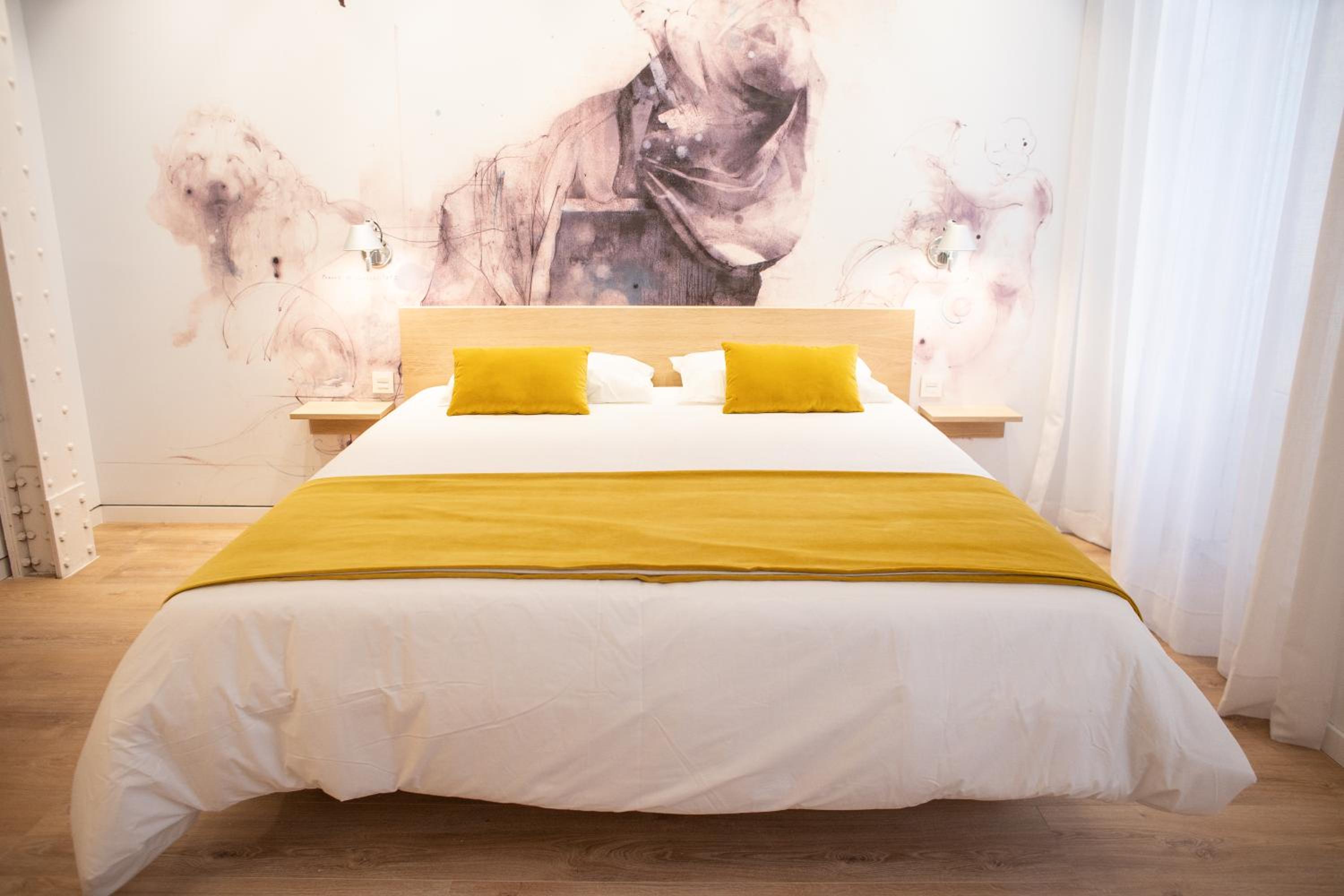 Plaza Mayor Suites & Apartments