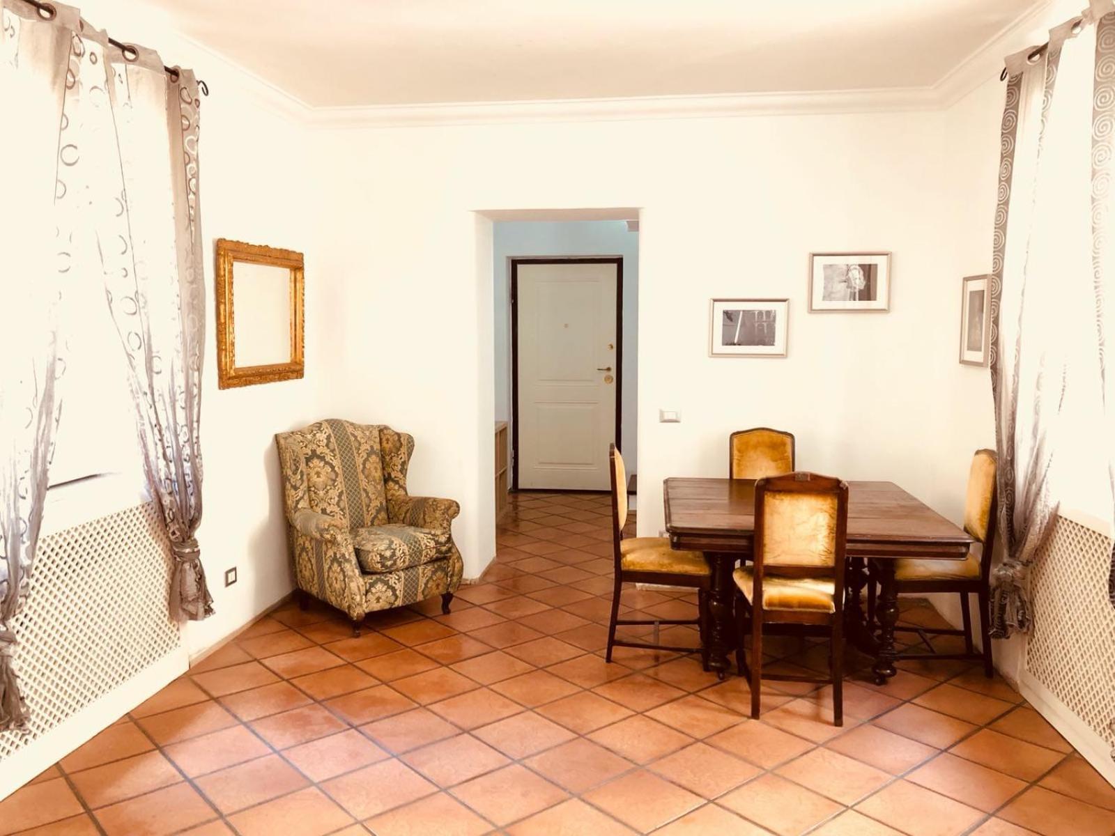 Apartment in Santa Chiara, The Heart of Naples