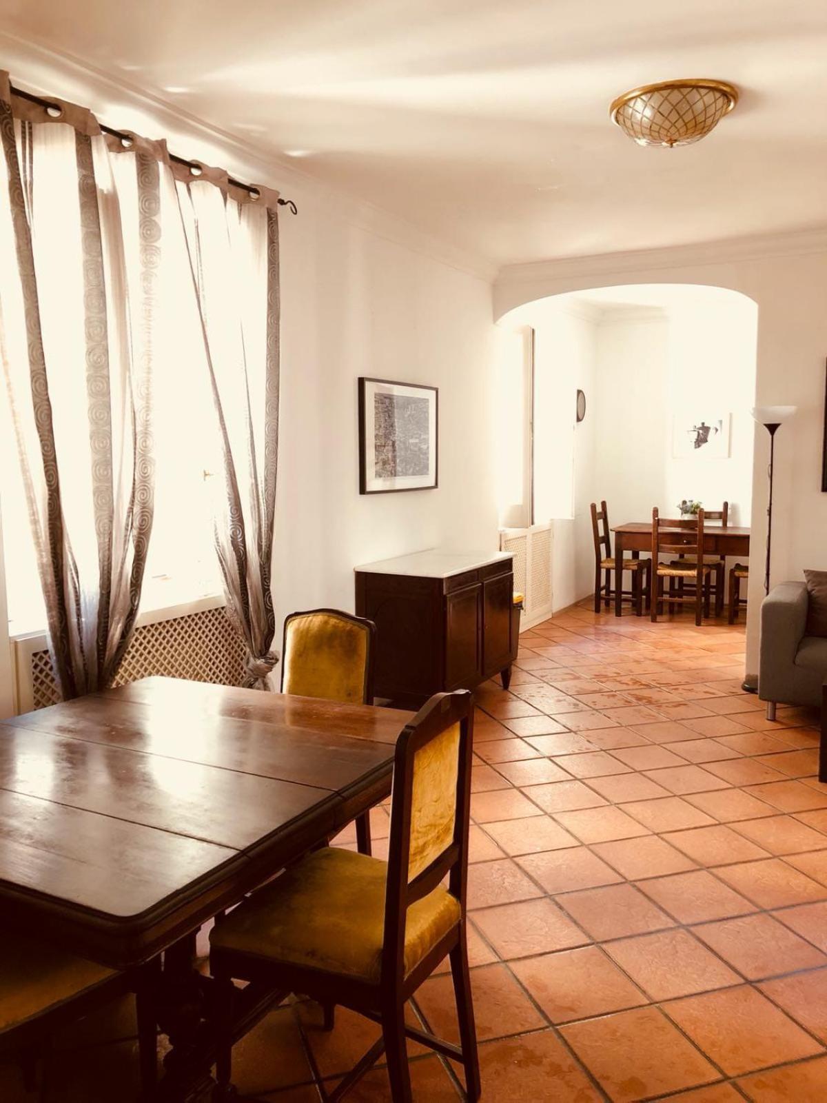 Apartment in Santa Chiara, The Heart of Naples