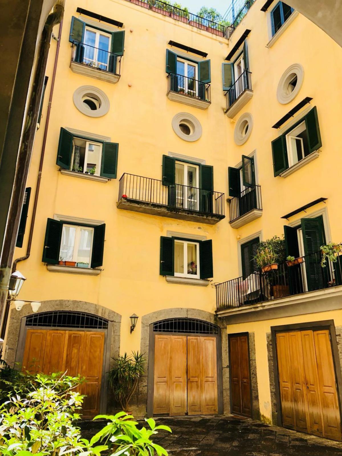 Apartment in Santa Chiara, The Heart of Naples