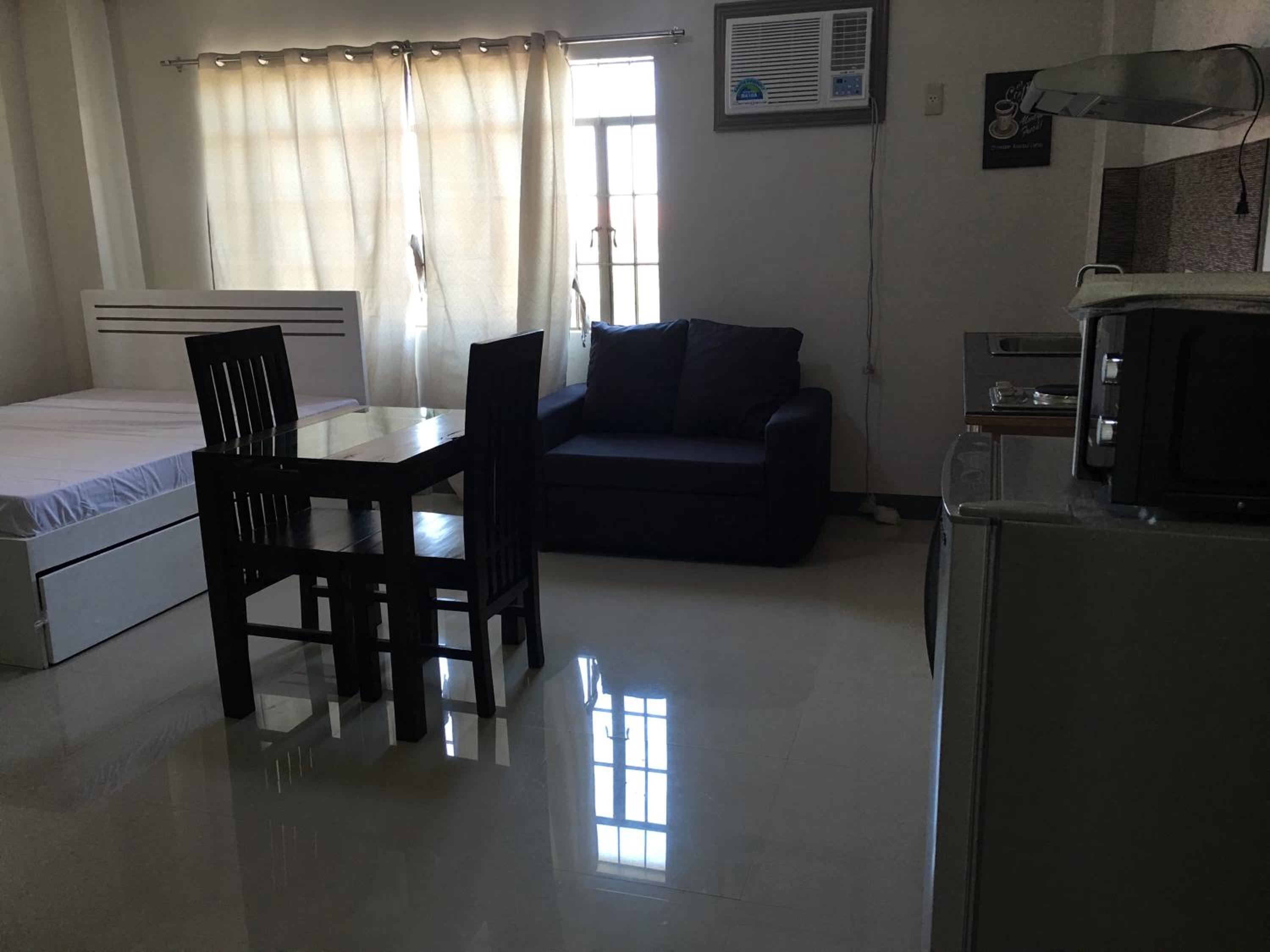 Beinte Singko de Marso Apartments