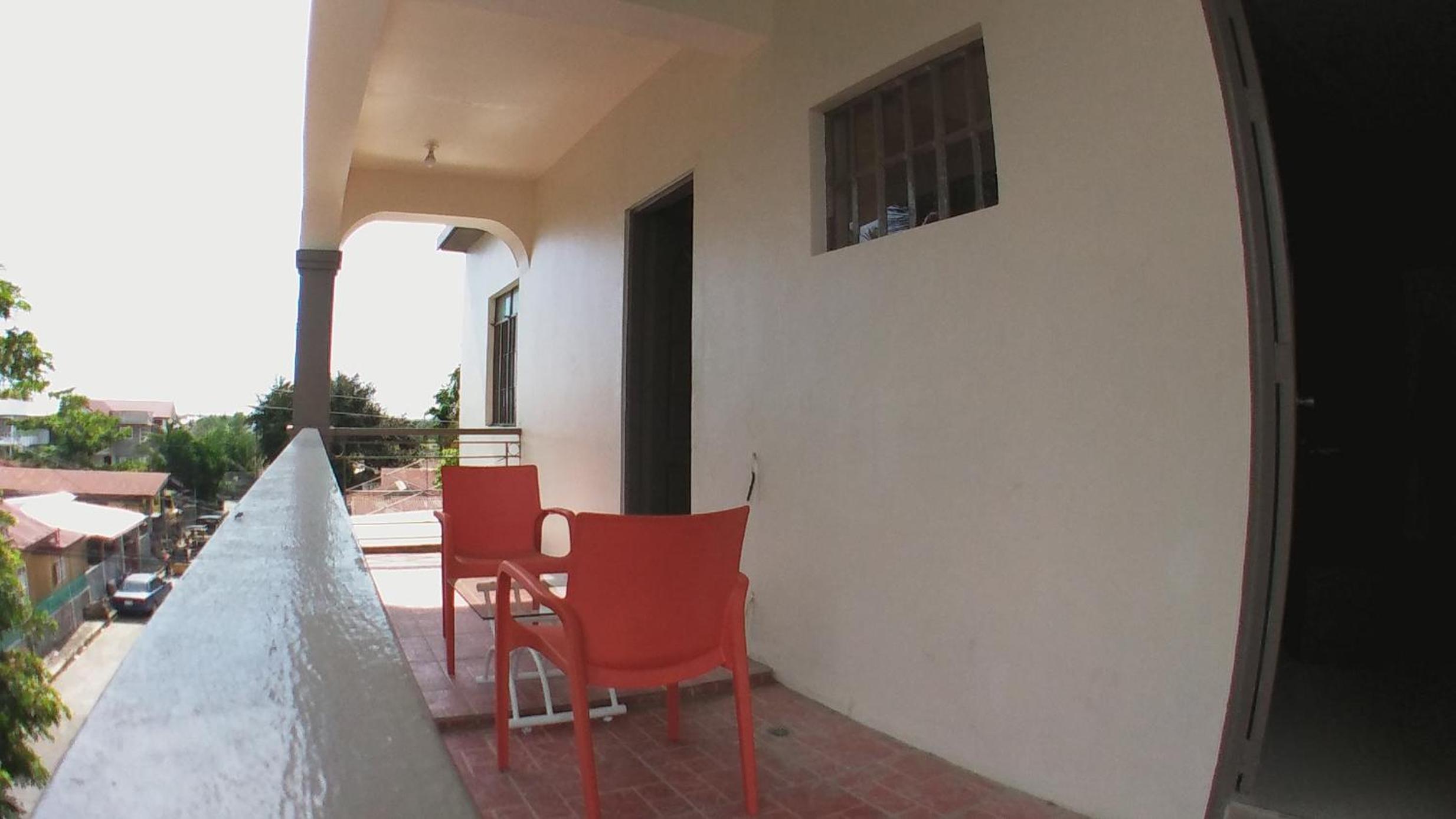 Beinte Singko de Marso Apartments