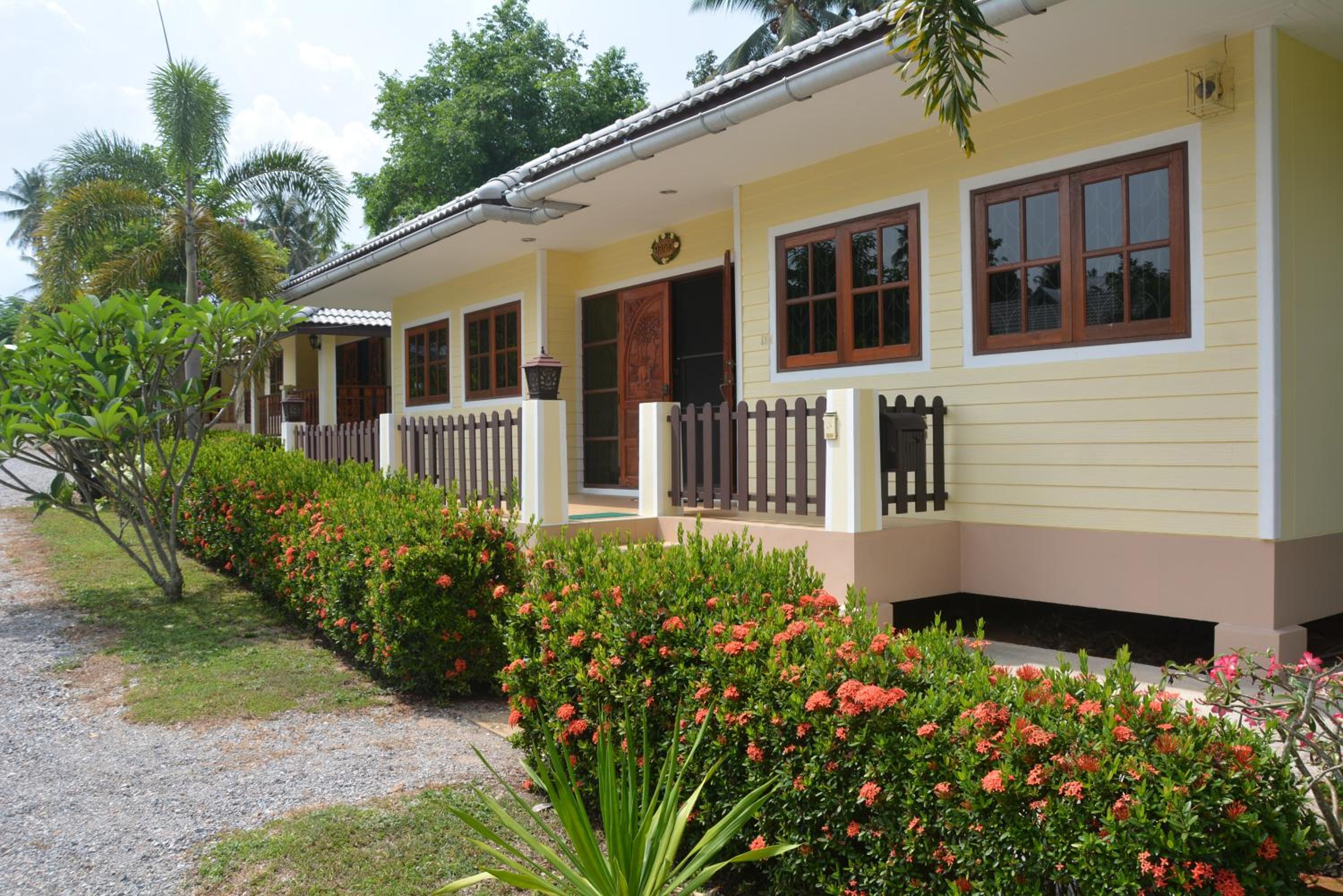 Apple Bungalows
