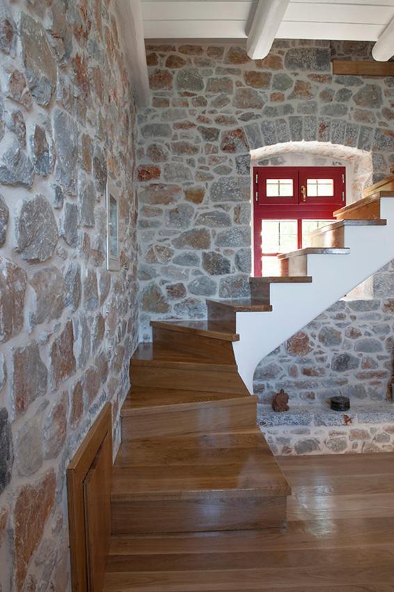 Limeni Villa