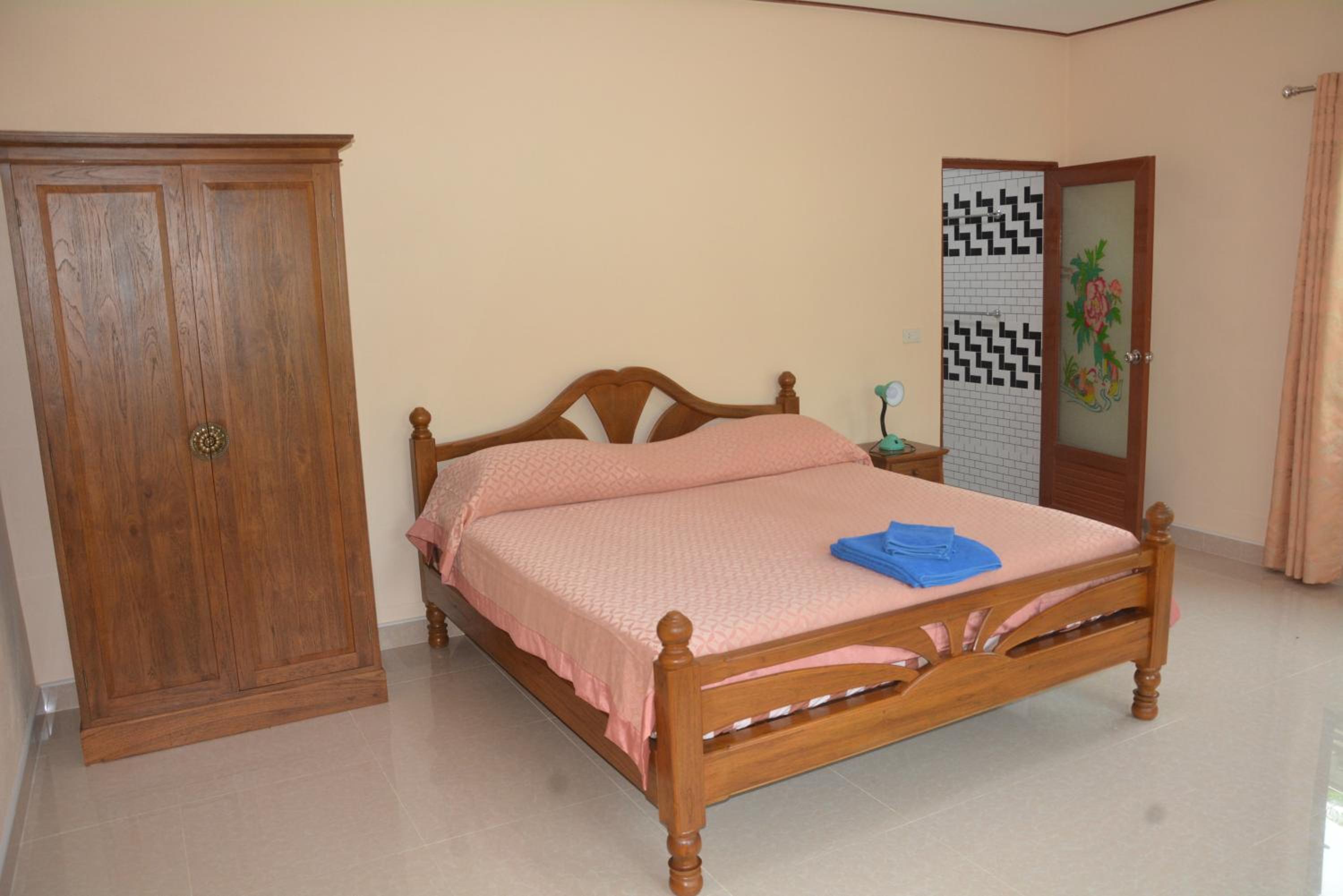 Apple Bungalows