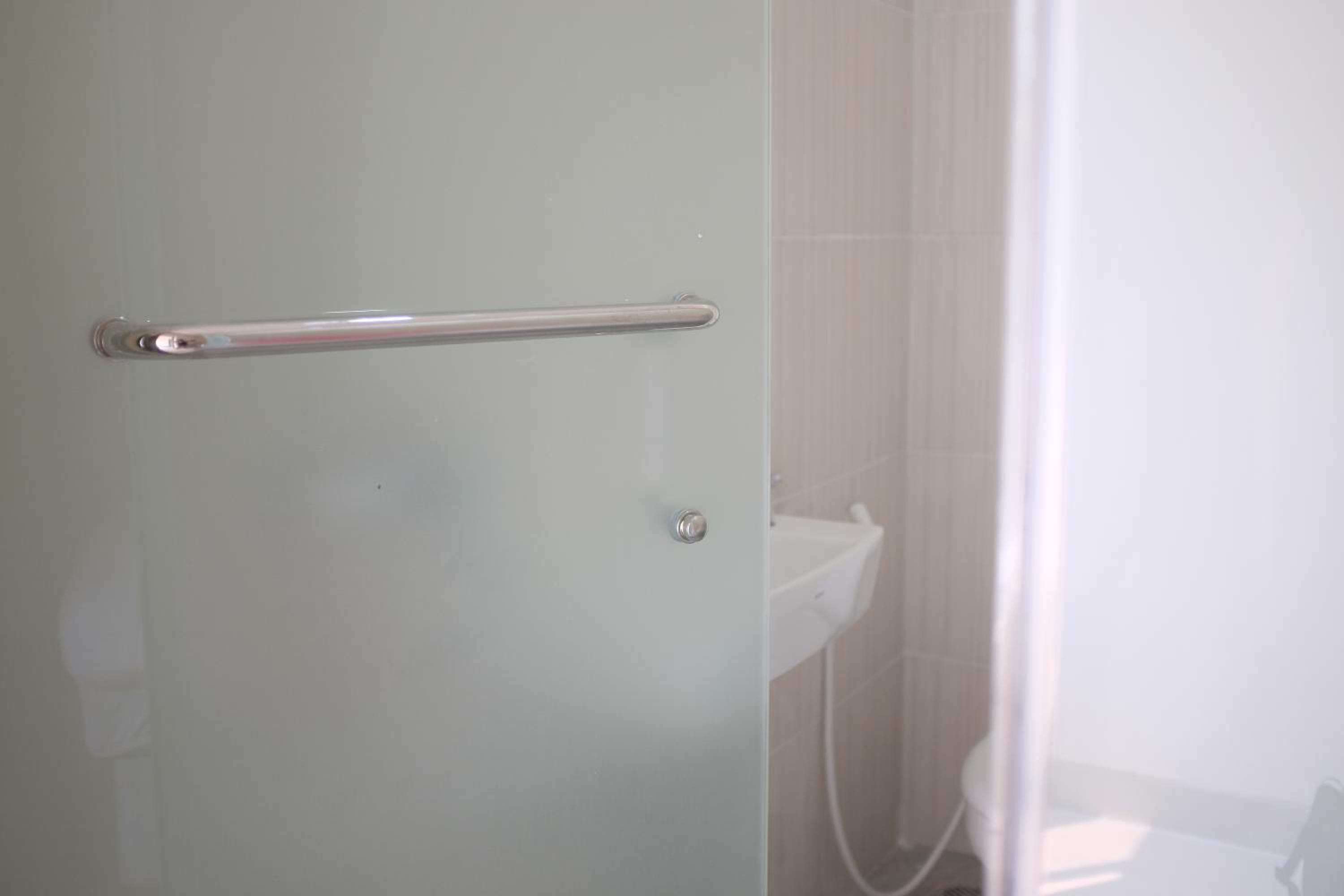 RedDoorz Plus near Mall Ciputra Jakarta