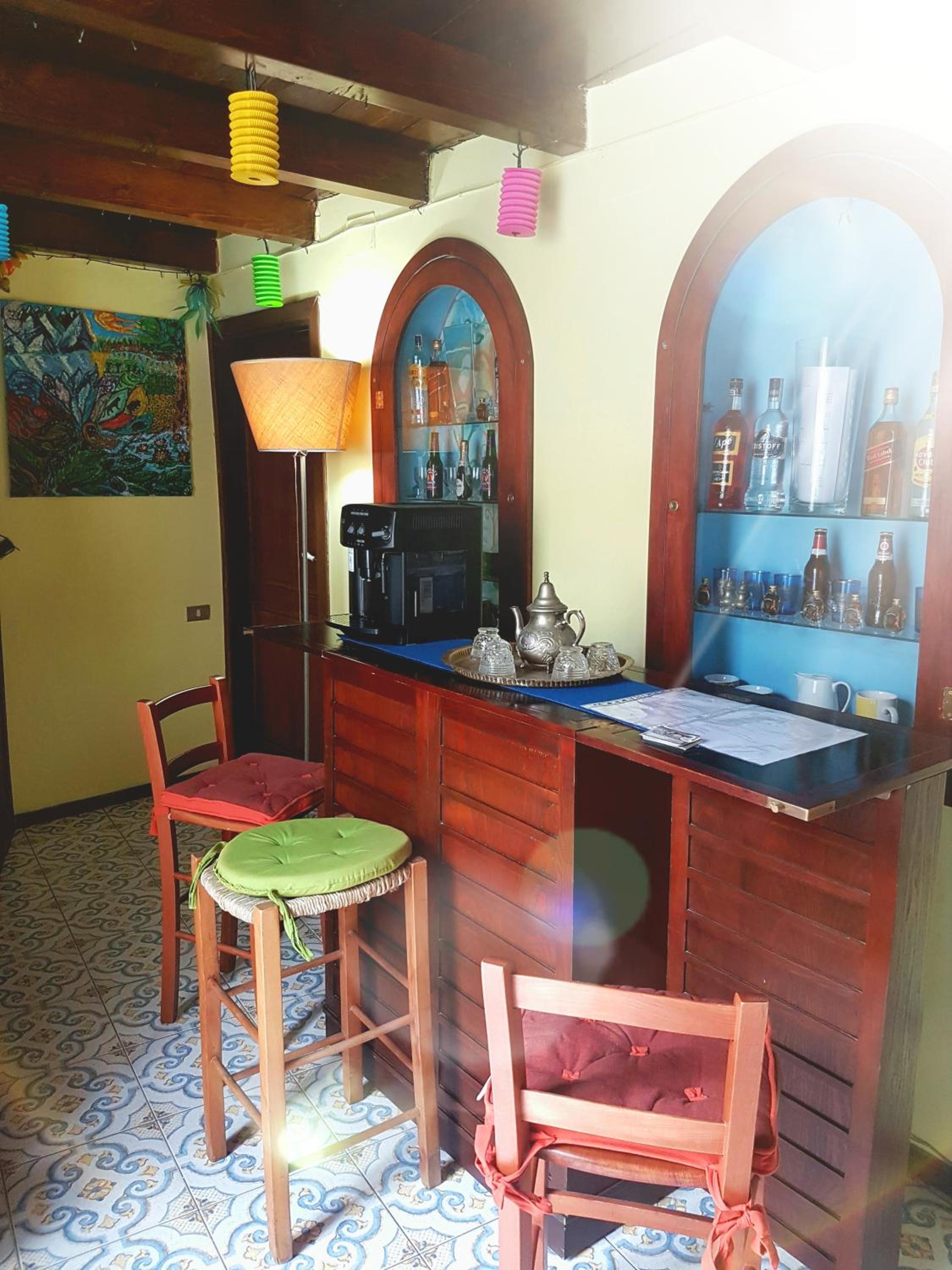 GoldenCube Guest House