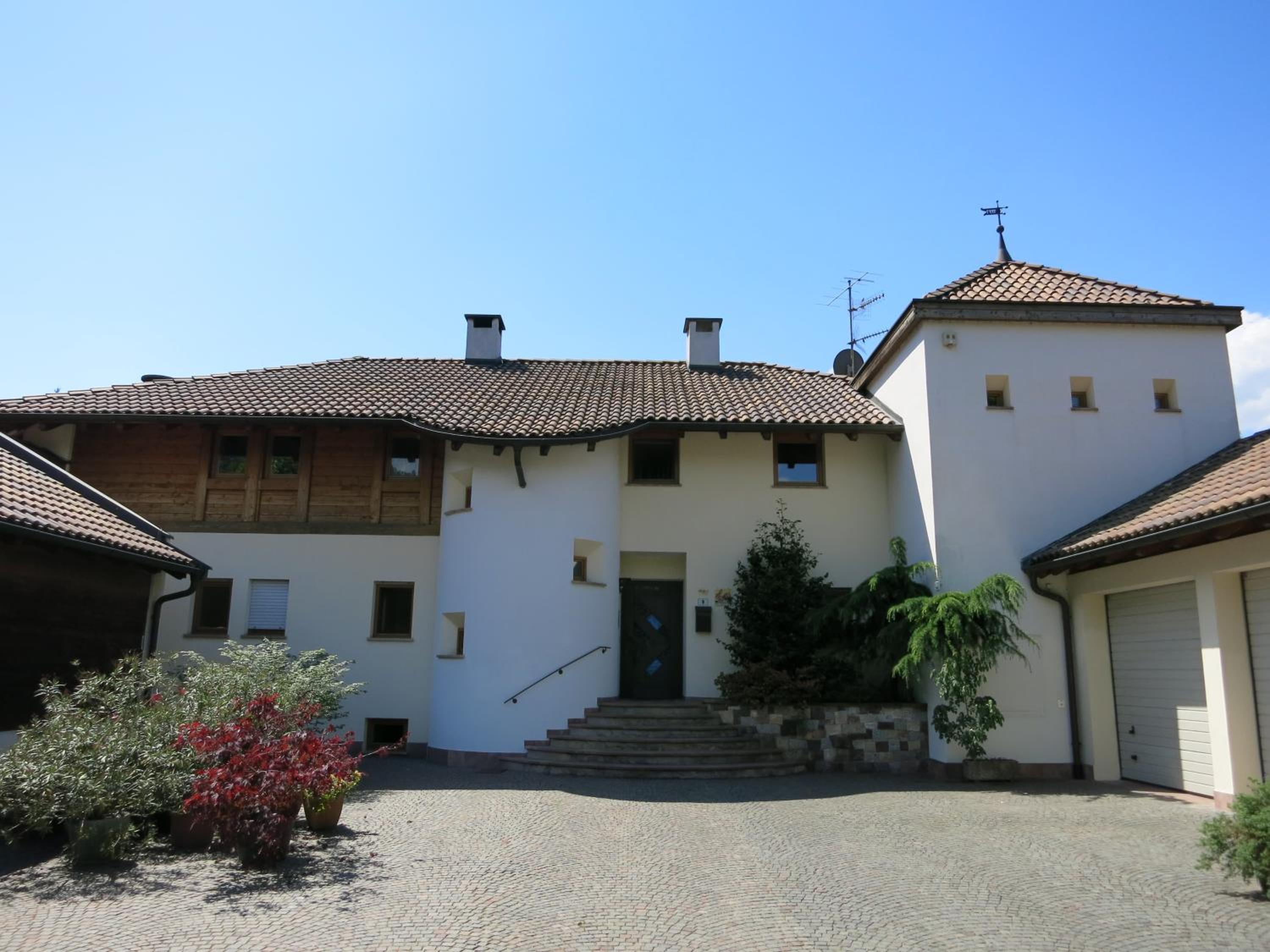 Photo 8