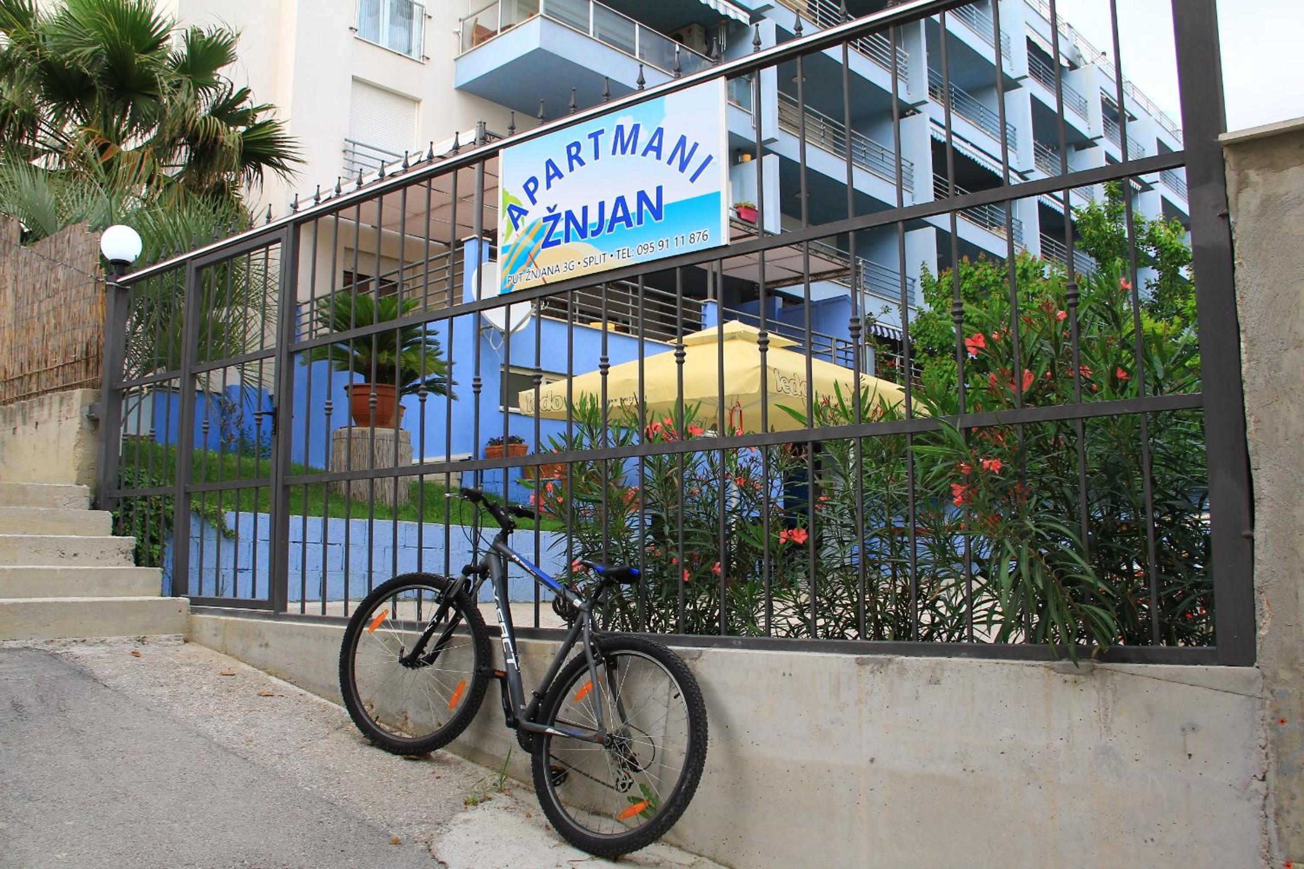 Apartments Znjan