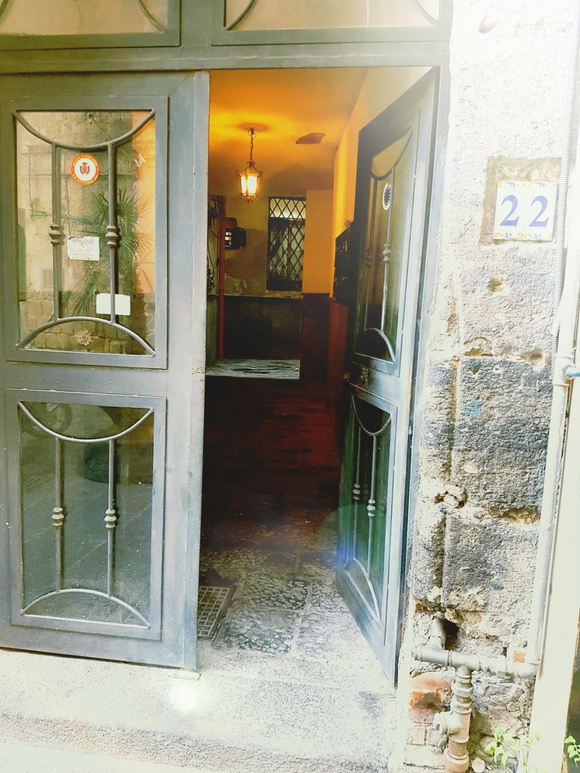 GoldenCube Guest House