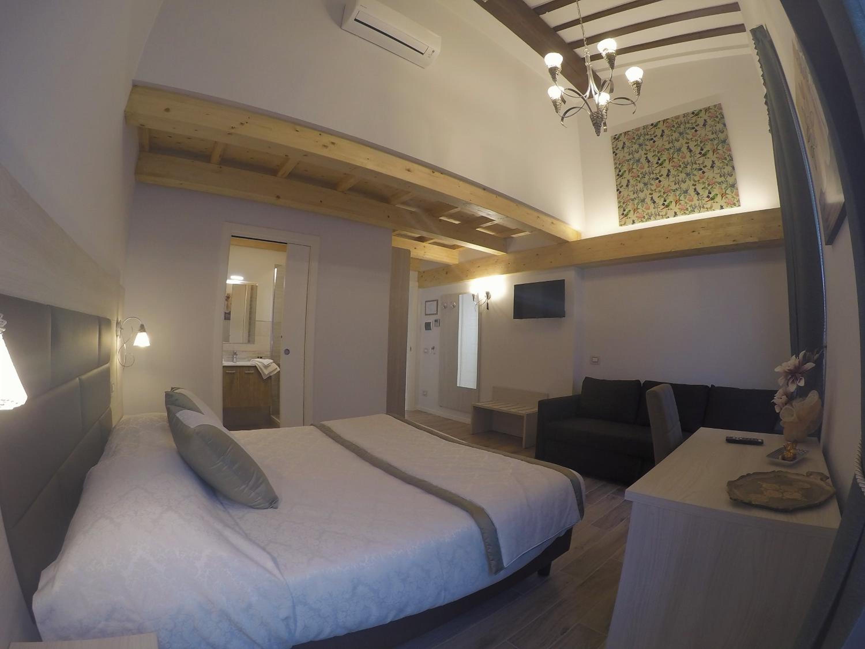 Elisa Guest House