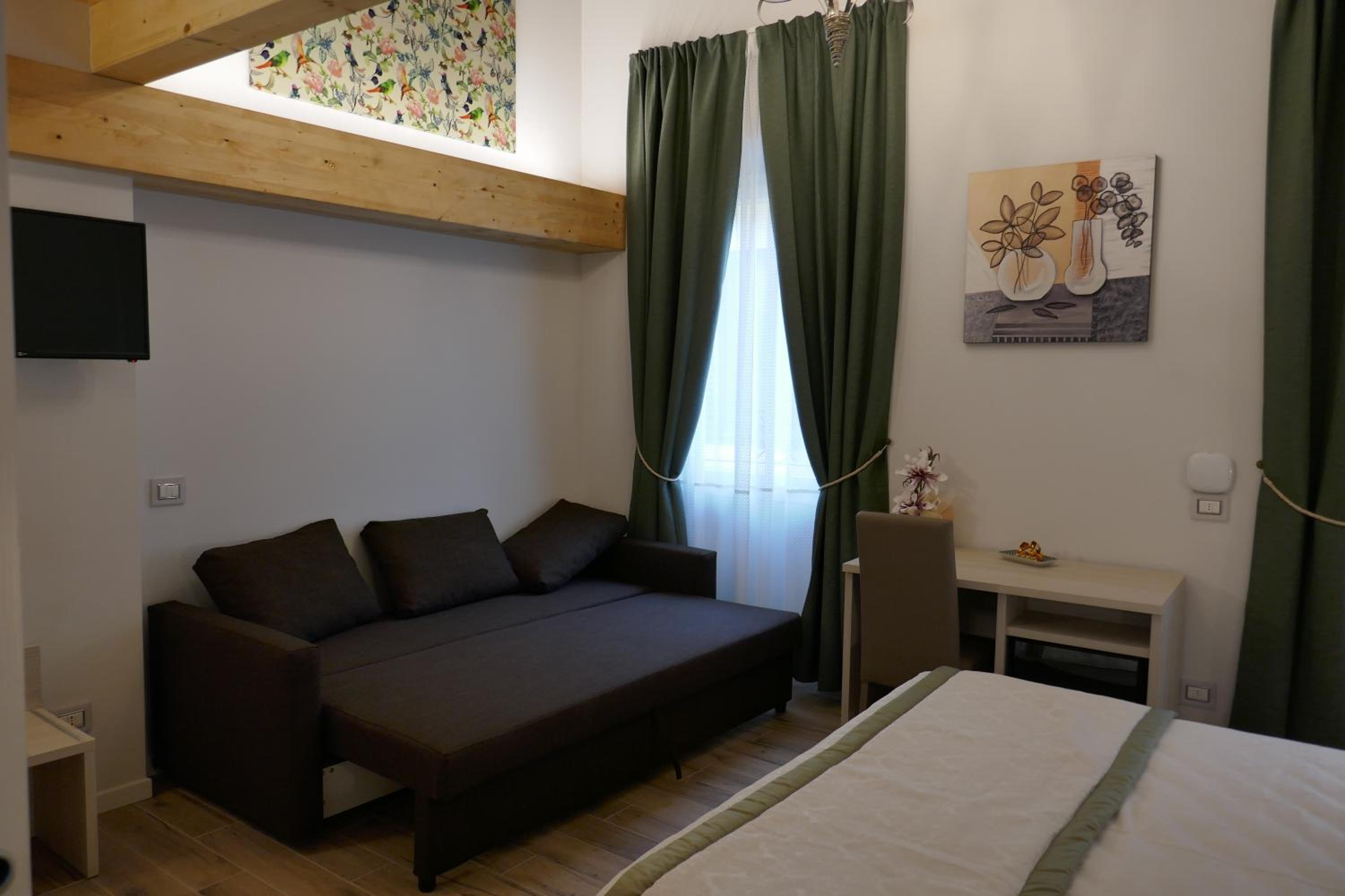 Elisa Guest House