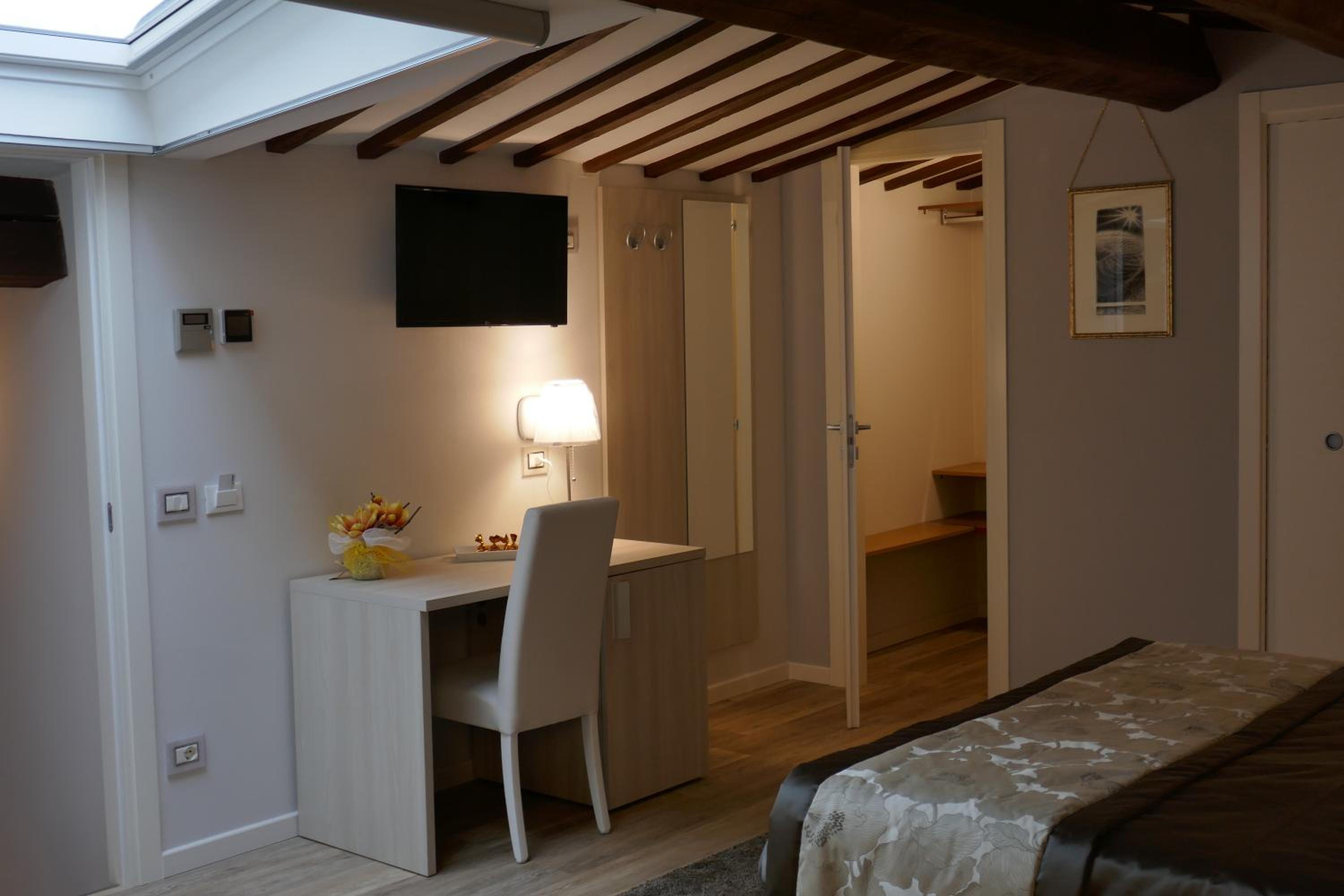 Elisa Guest House