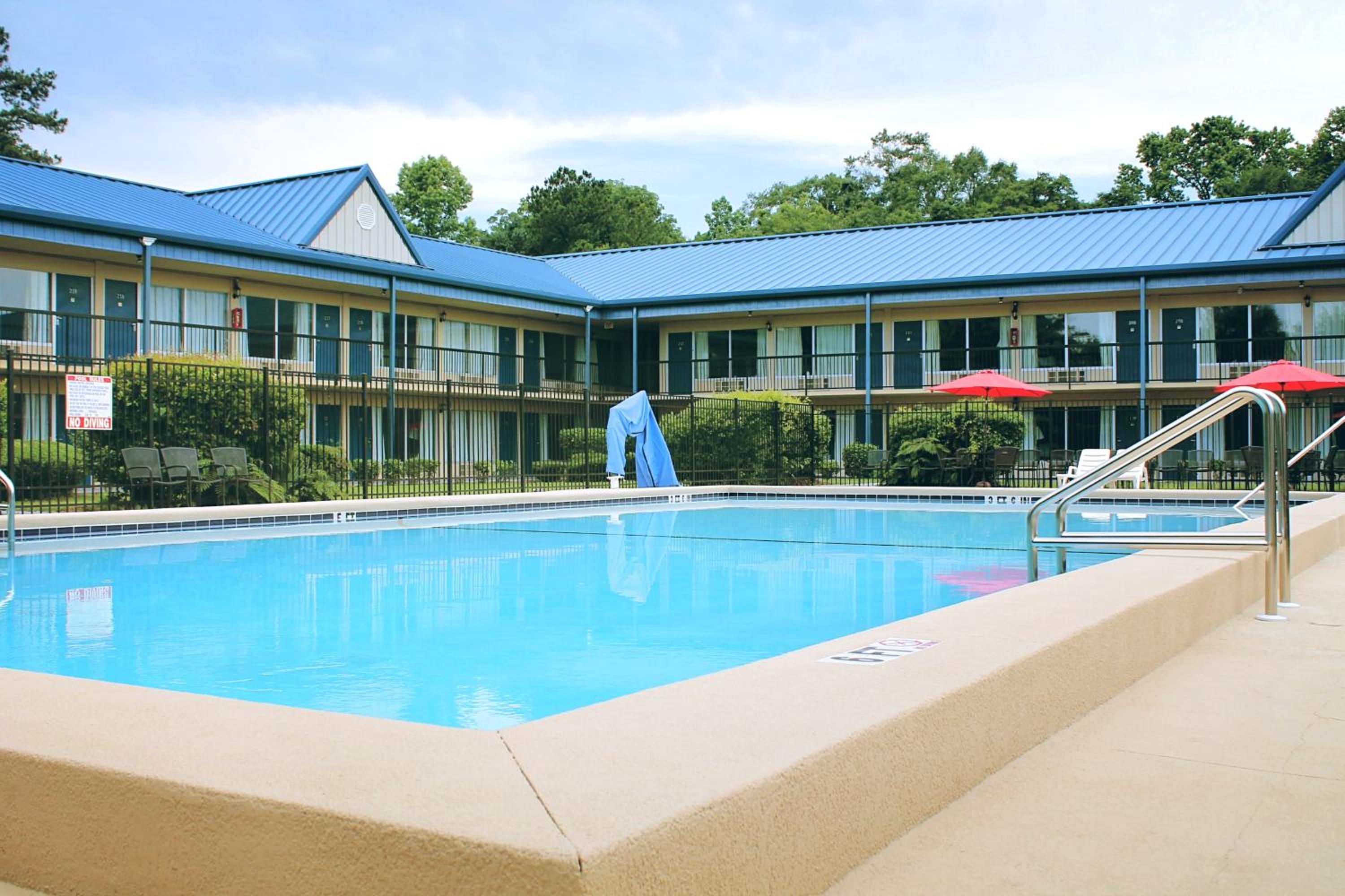 Marianna Vacations - Residence Hub Inn and Suites - Property Image 1