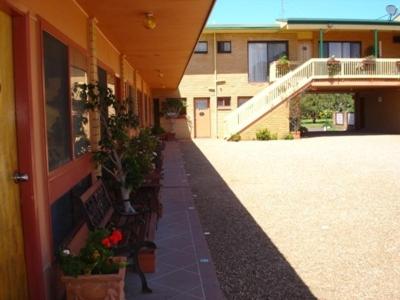 Lake Front Motel