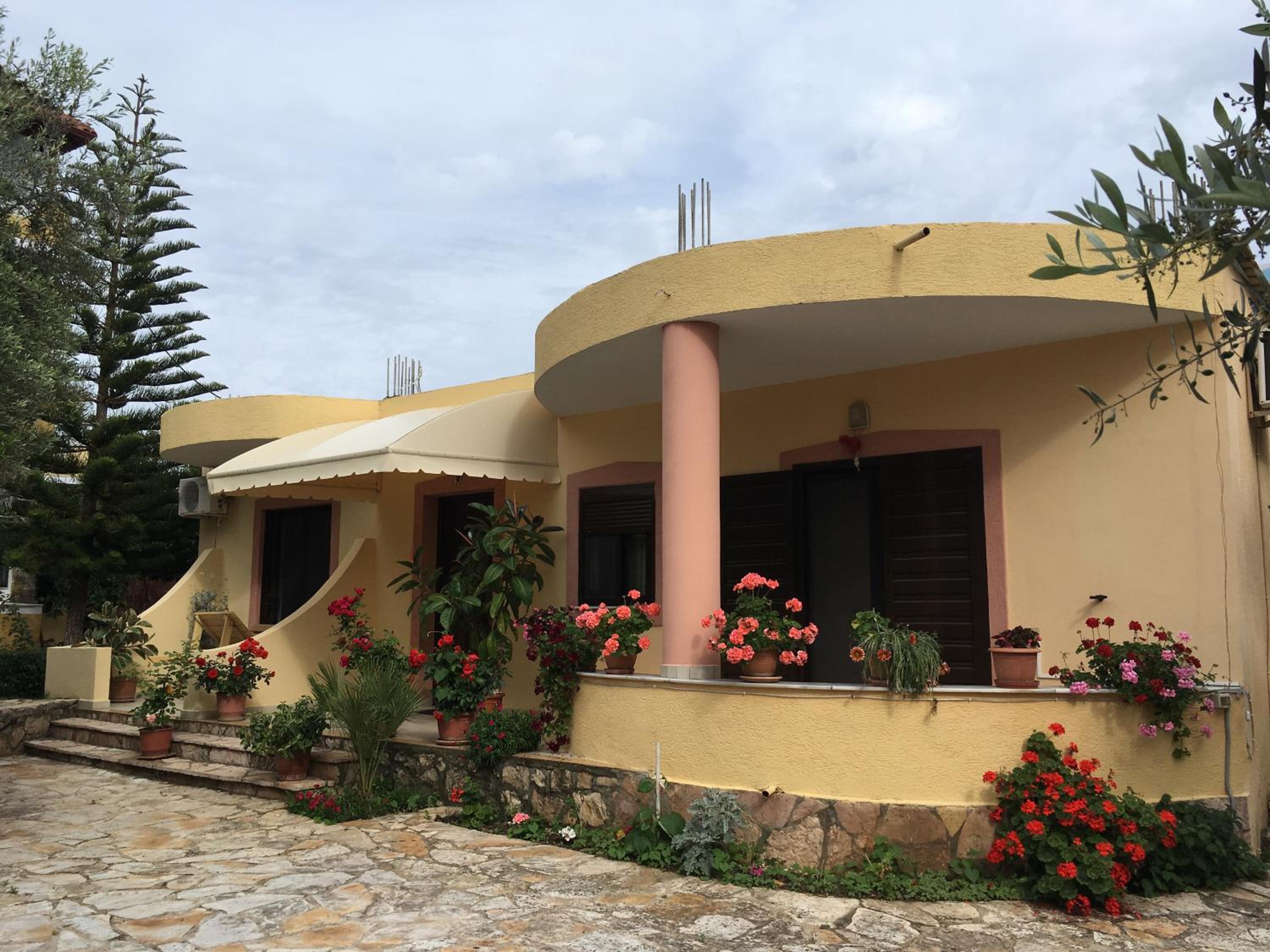 Flower Garden Villa
