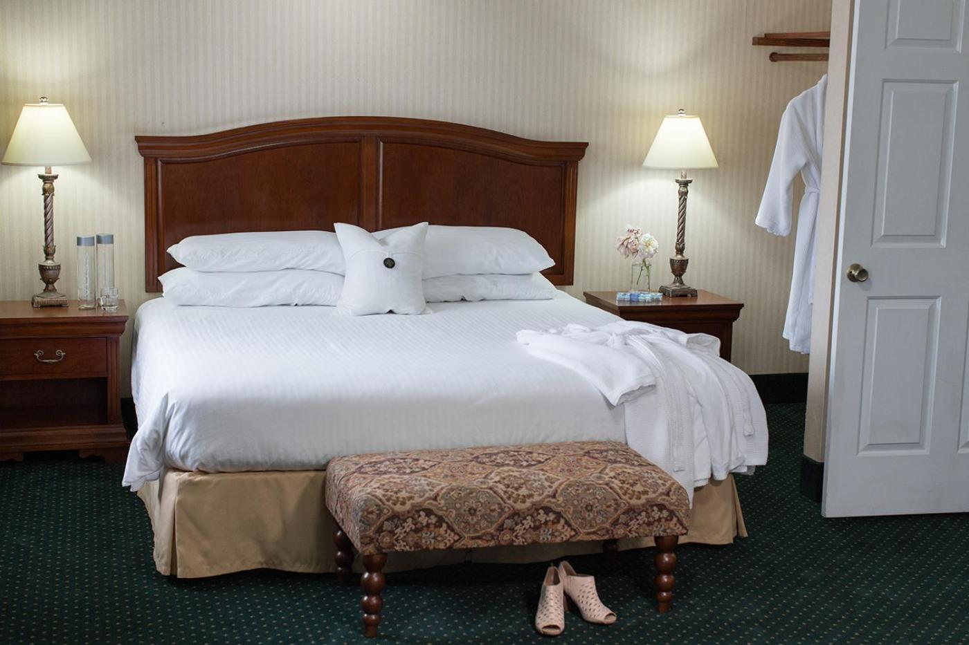 Medford Vacations - Rogue Regency Inn Suites - Property Image 67