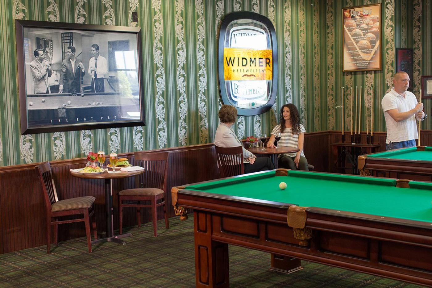 Medford Vacations - Rogue Regency Inn Suites - Property Image 44
