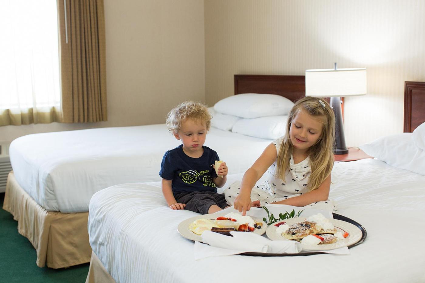 Medford Vacations - Rogue Regency Inn Suites - Property Image 5