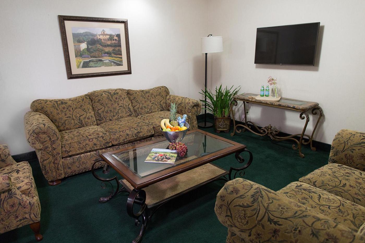 Medford Vacations - Rogue Regency Inn Suites - Property Image 36
