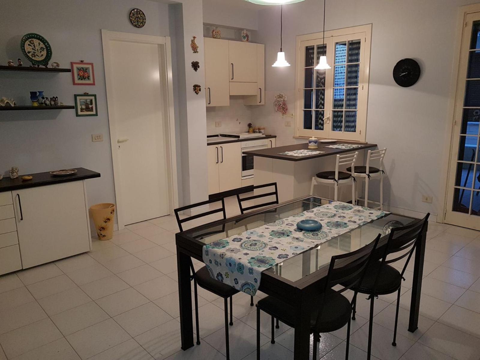 Guest House Adele en Marina di Ragusa — kitchen