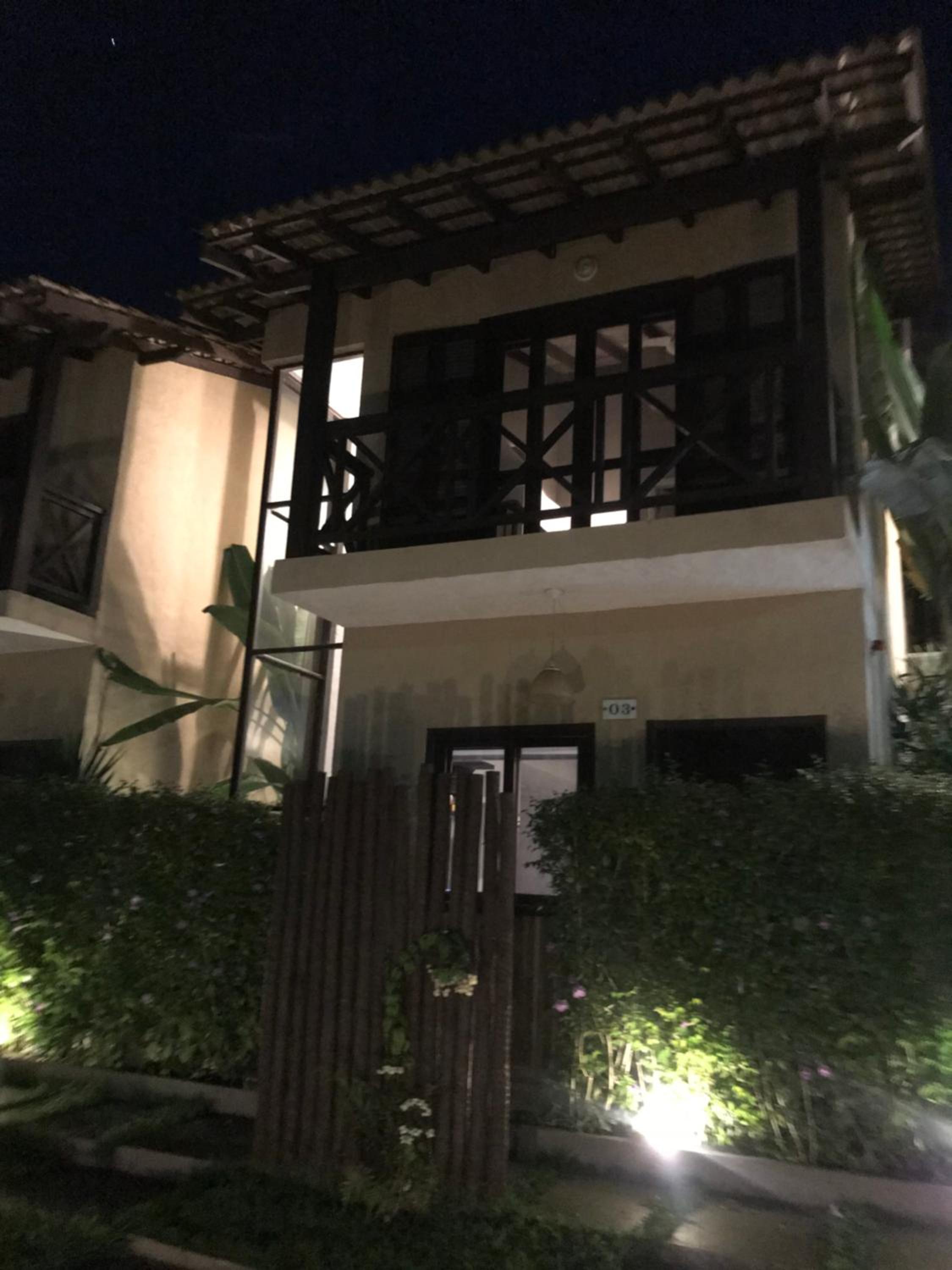 Casa em Condomínio com Piscina Privativa