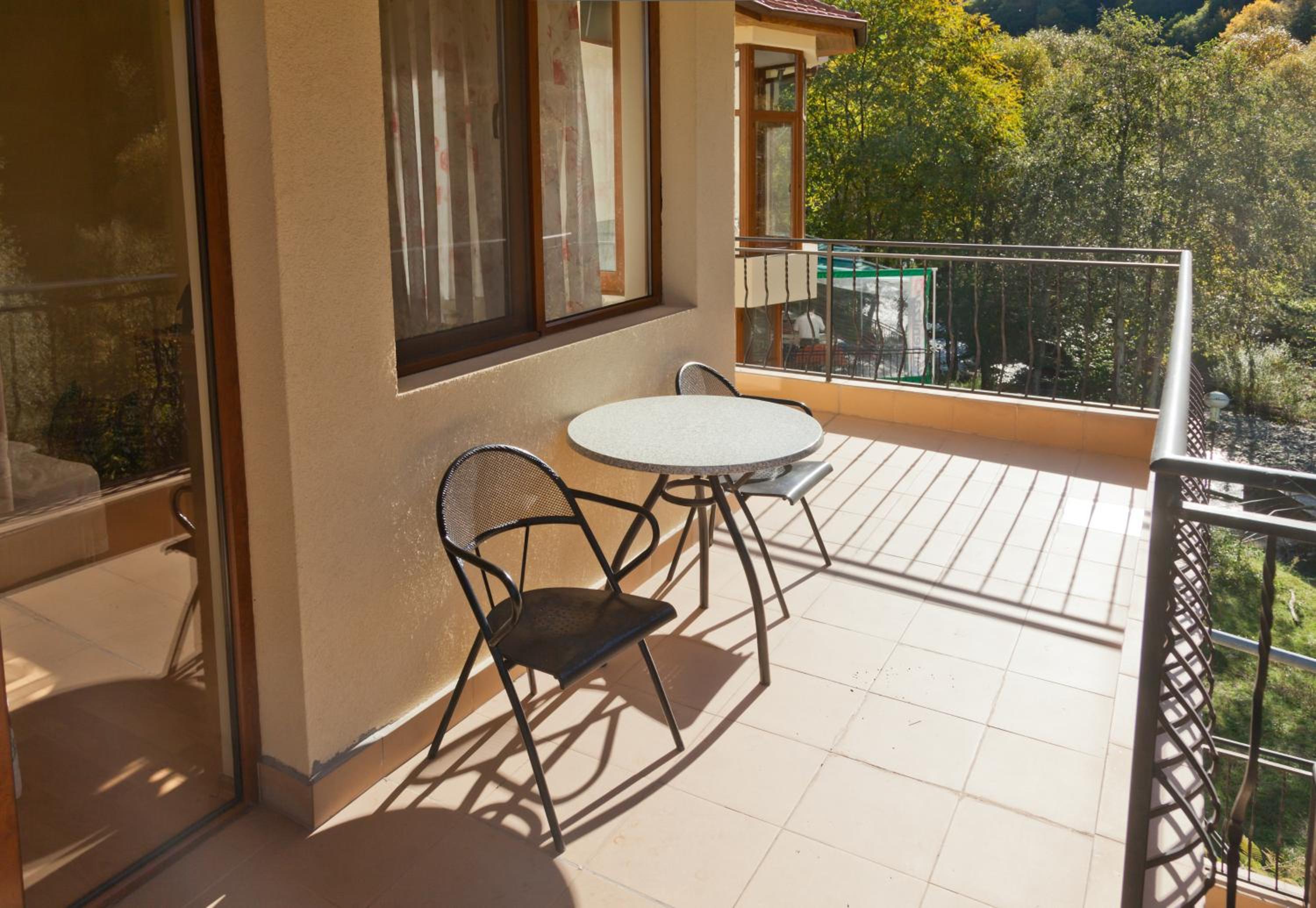 balcony