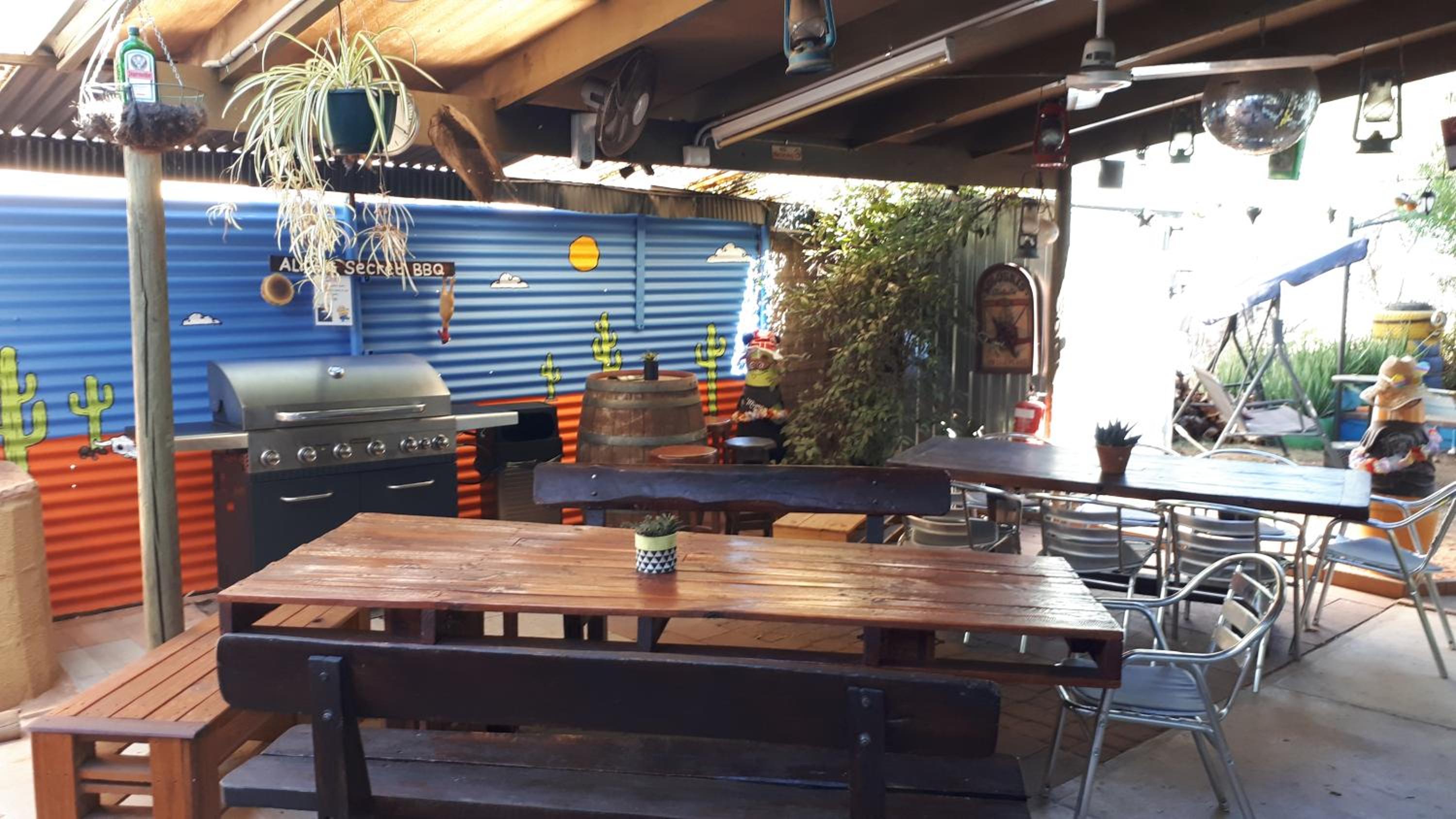 Alice's Secret Travellers Inn view 5