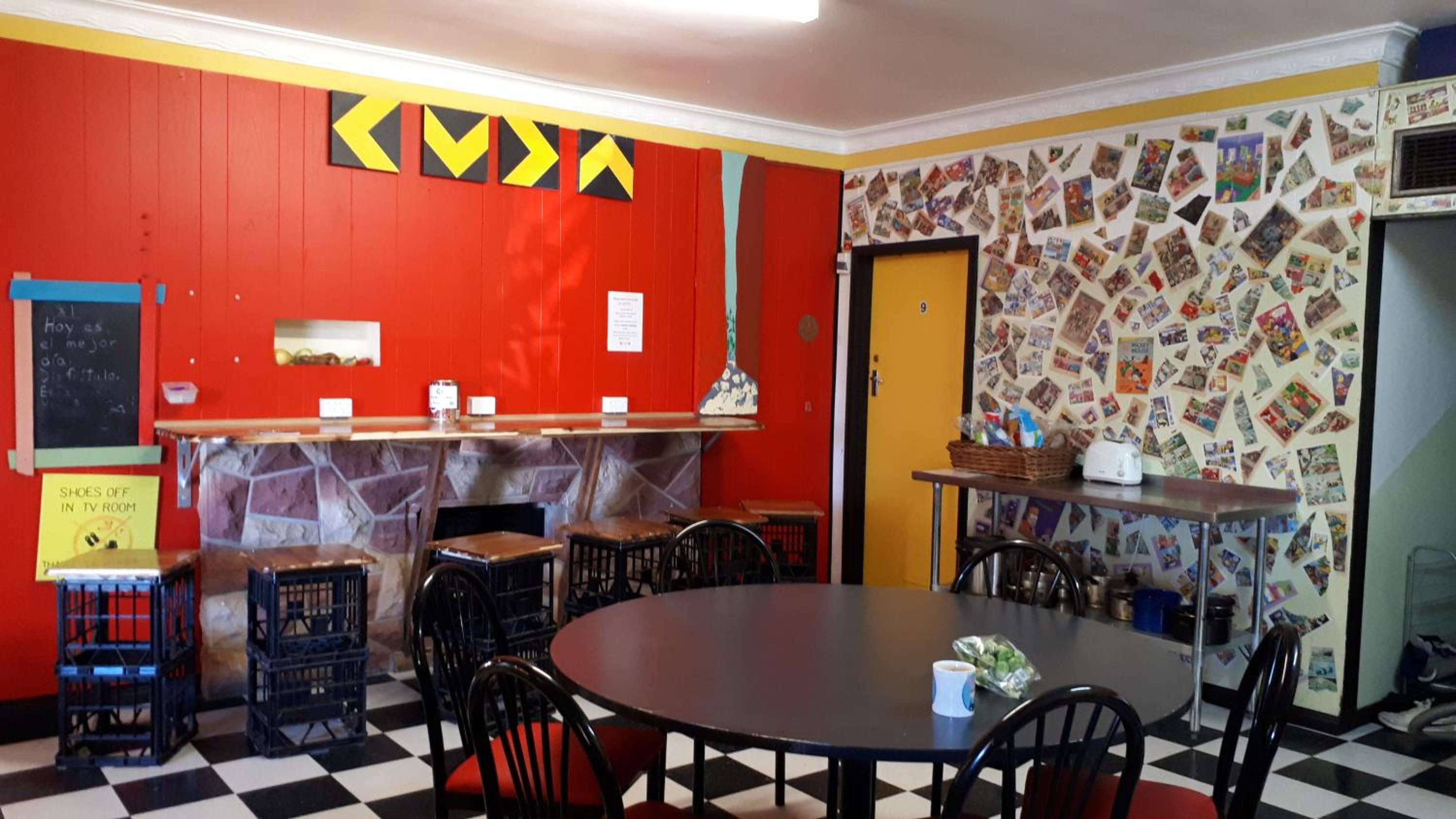 Alice's Secret Travellers Inn view 4