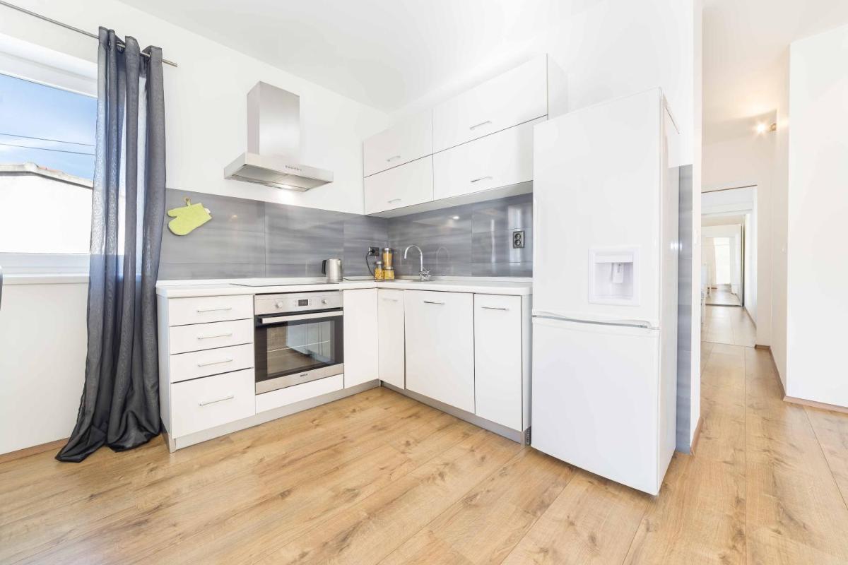 Apartments Tonka Centar view 3